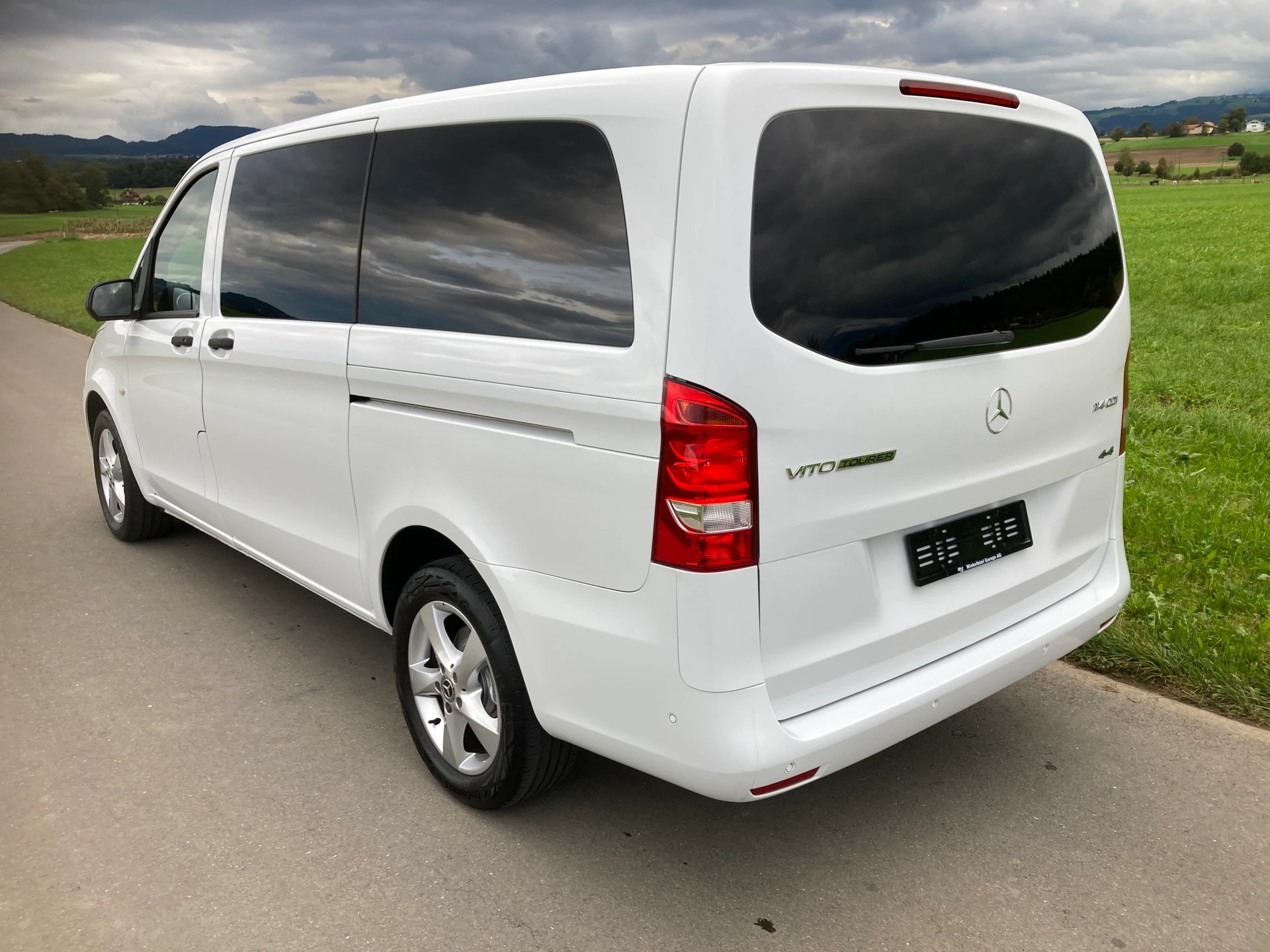 MERCEDES-BENZ Vito 114 BlueTec Tourer Select 4Matic 7G-Tronic-image-3