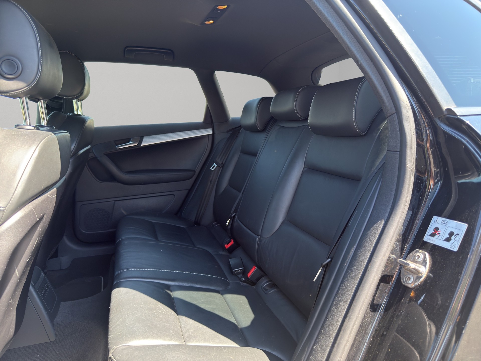 AUDI RS3 Sportback 2.5 TFSI quattro S-tronic-image-17