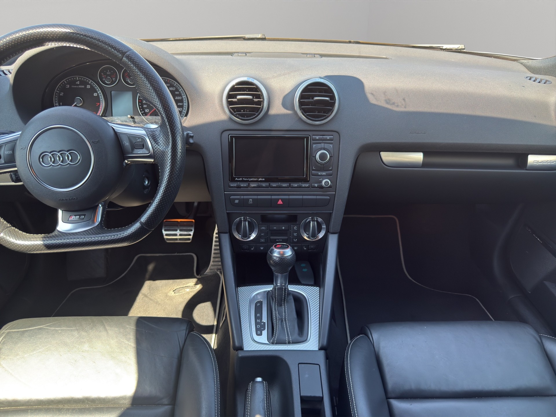 AUDI RS3 Sportback 2.5 TFSI quattro S-tronic-image-19