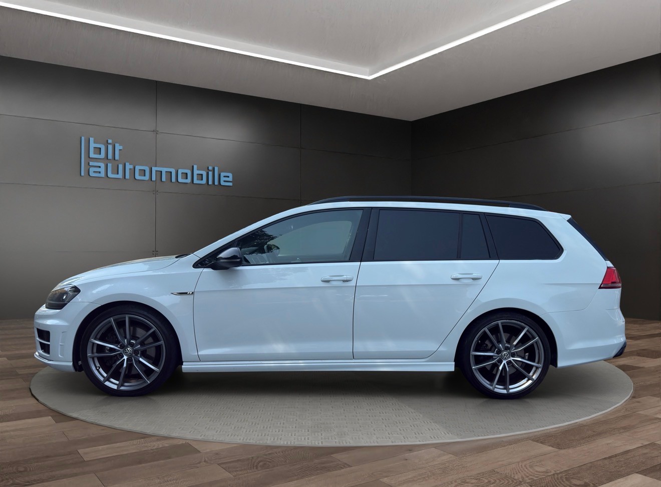 VW VW Variant 2.0 TSI R 4 Motion DSG-image-2