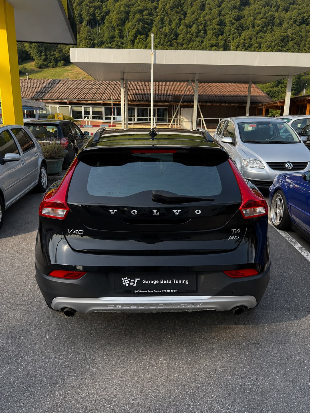 VOLVO V40 Cross Country T4 2.0 AWD Family Ed. Geartr.-image-9