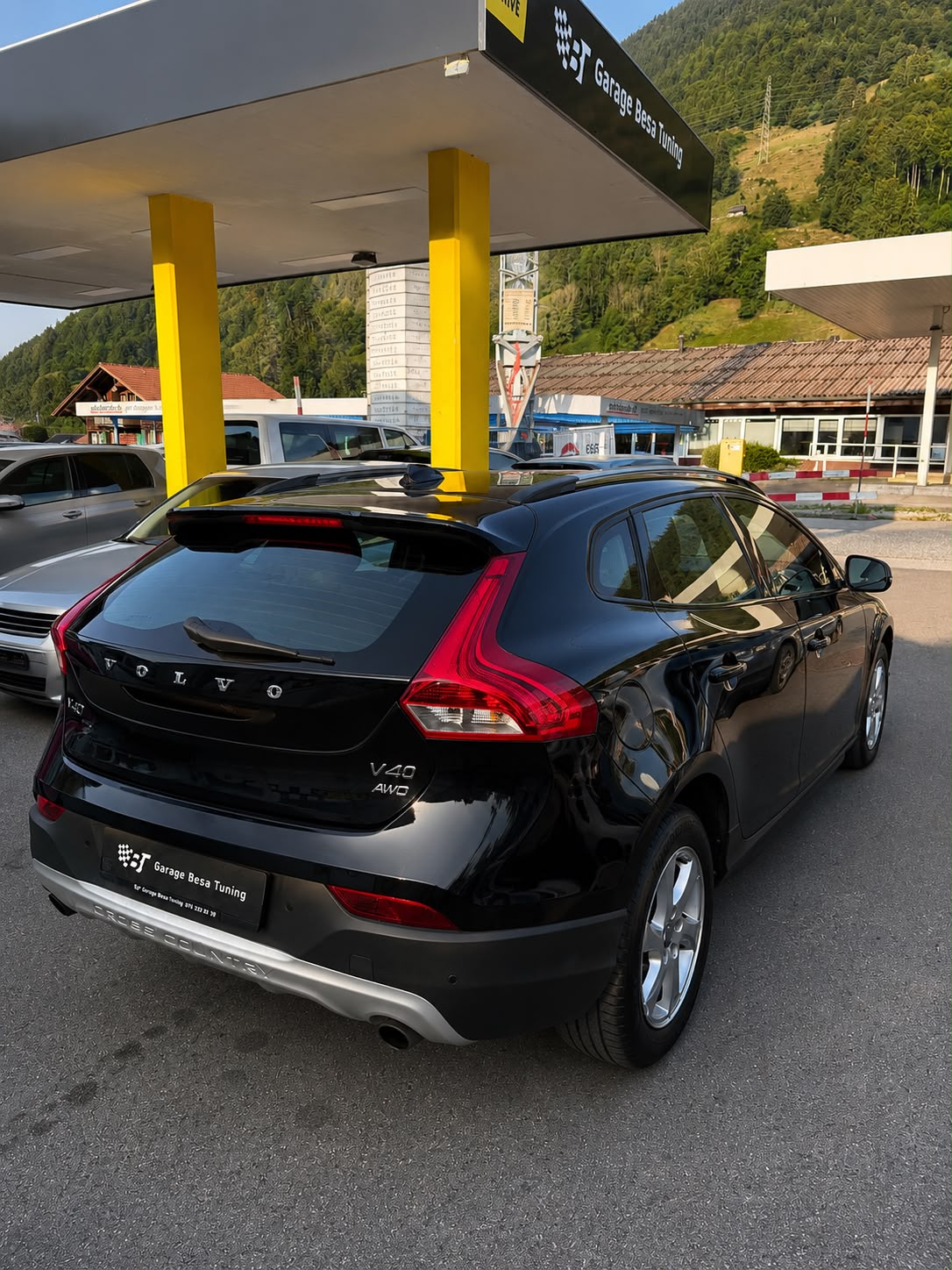 VOLVO V40 Cross Country T4 2.0 AWD Family Ed. Geartr.-image-8