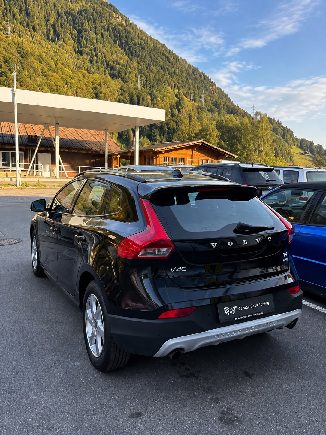 VOLVO V40 Cross Country T4 2.0 AWD Family Ed. Geartr.-image-10