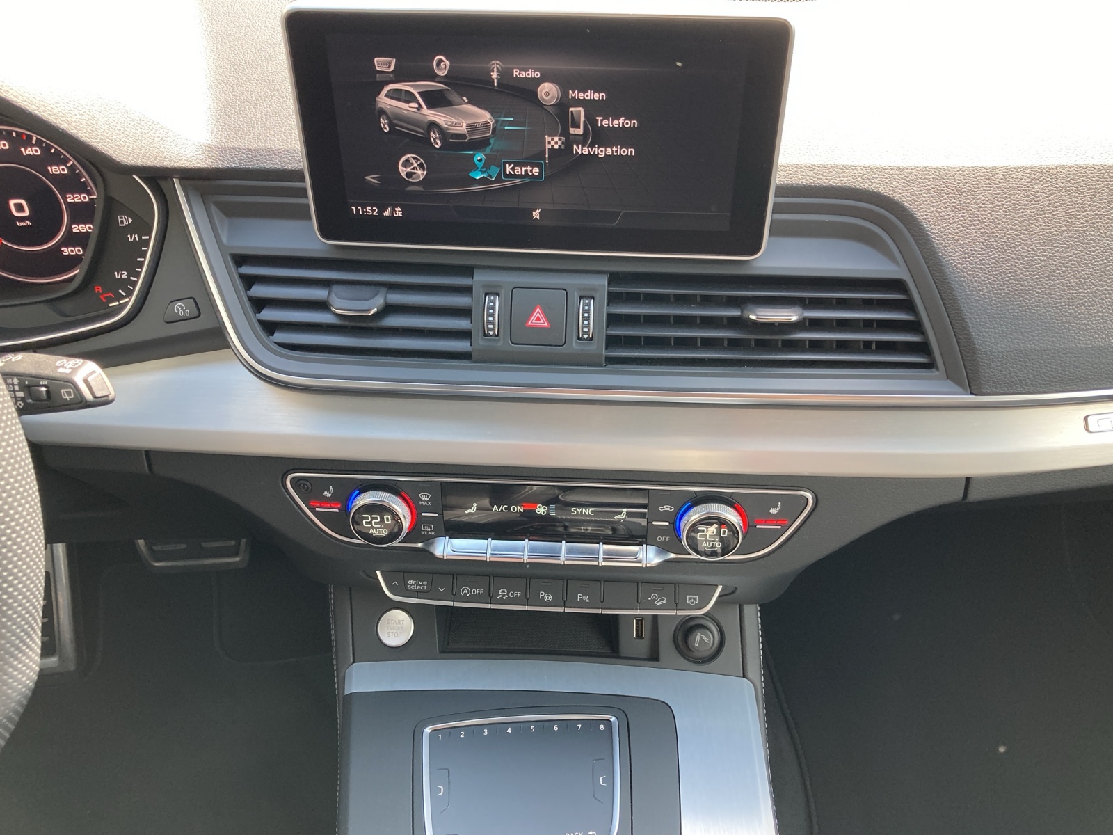 AUDI Q5 45 TFSI quattro S-tronic-image-10