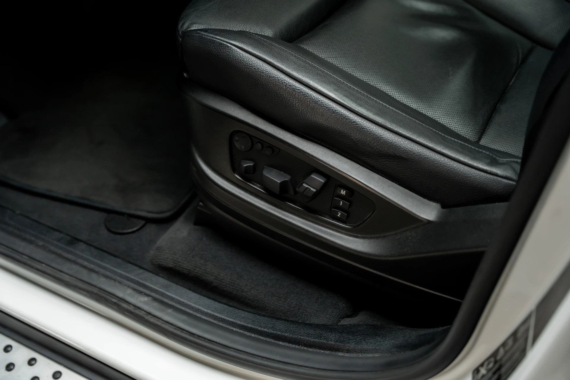 BMW X6 xDrive 40d Steptronic-image-19