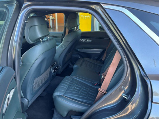GENESIS GV70 2.2 CRDI Luxury AT8-image-7