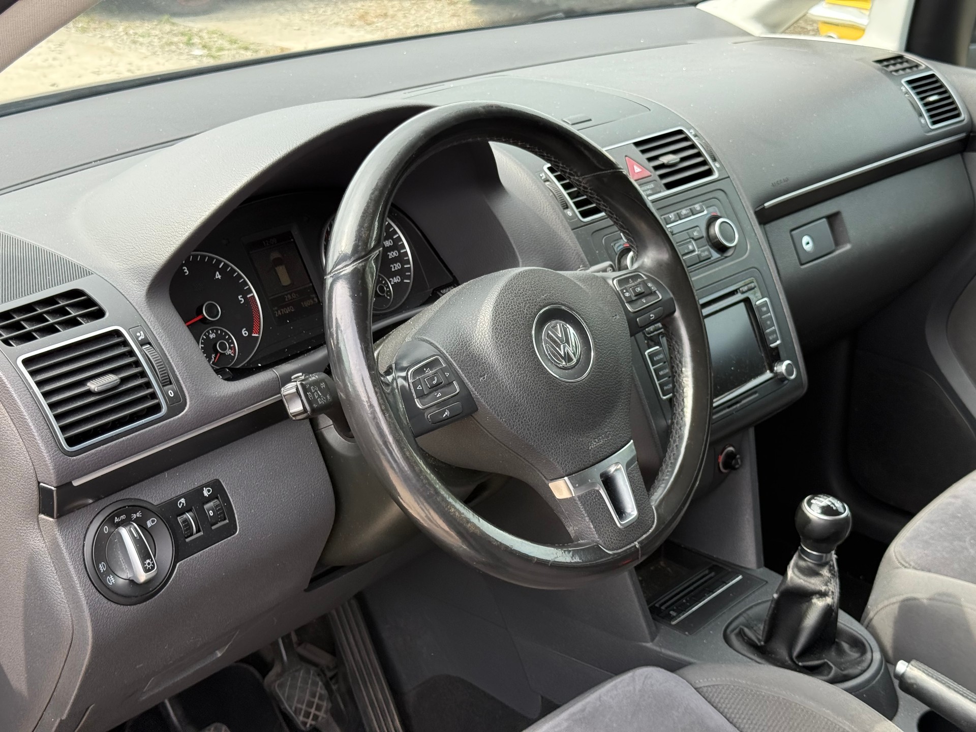 VW Touran 2.0 TDI Comfortline-image-10