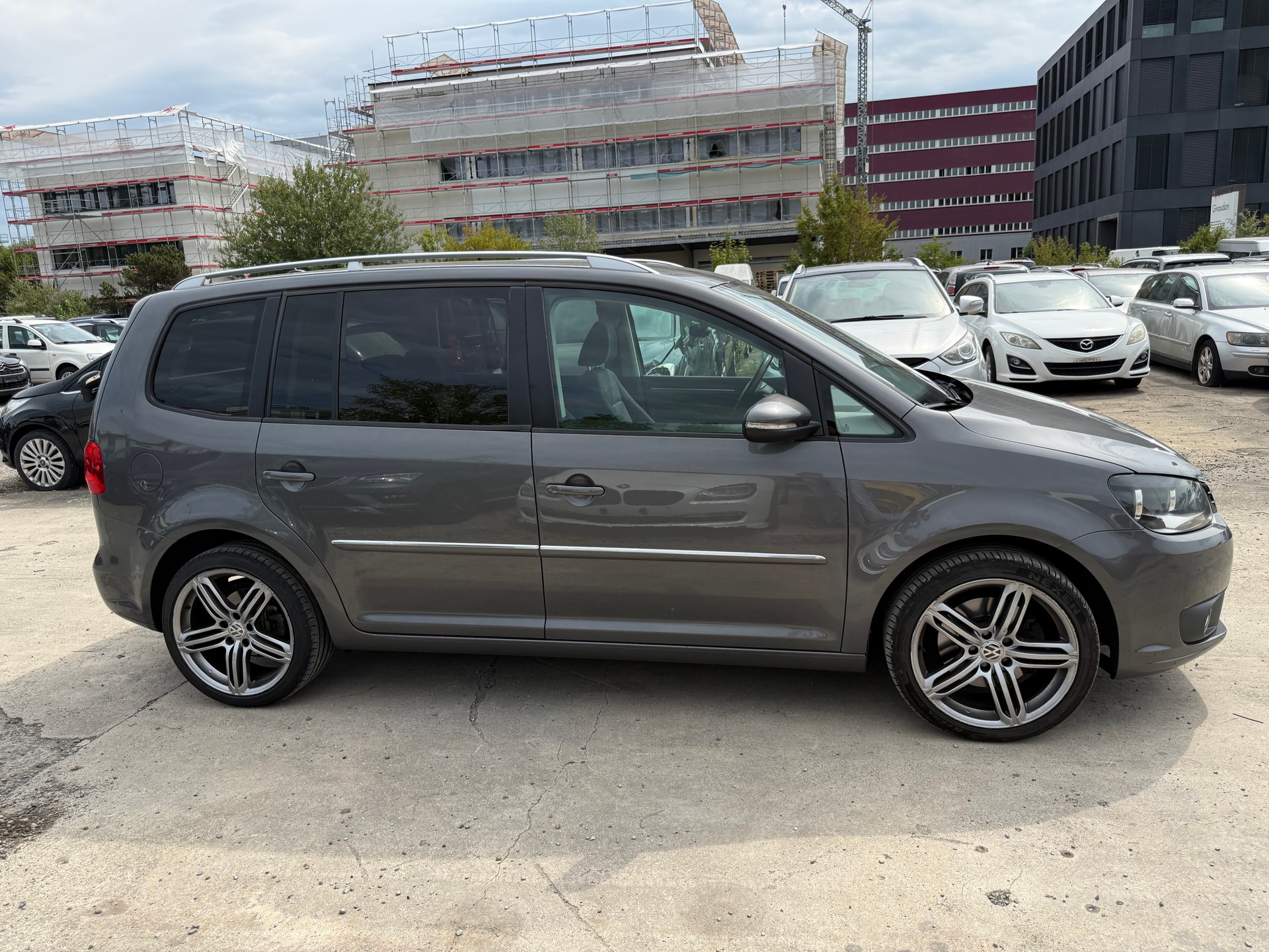 VW Touran 2.0 TDI Comfortline-image-4