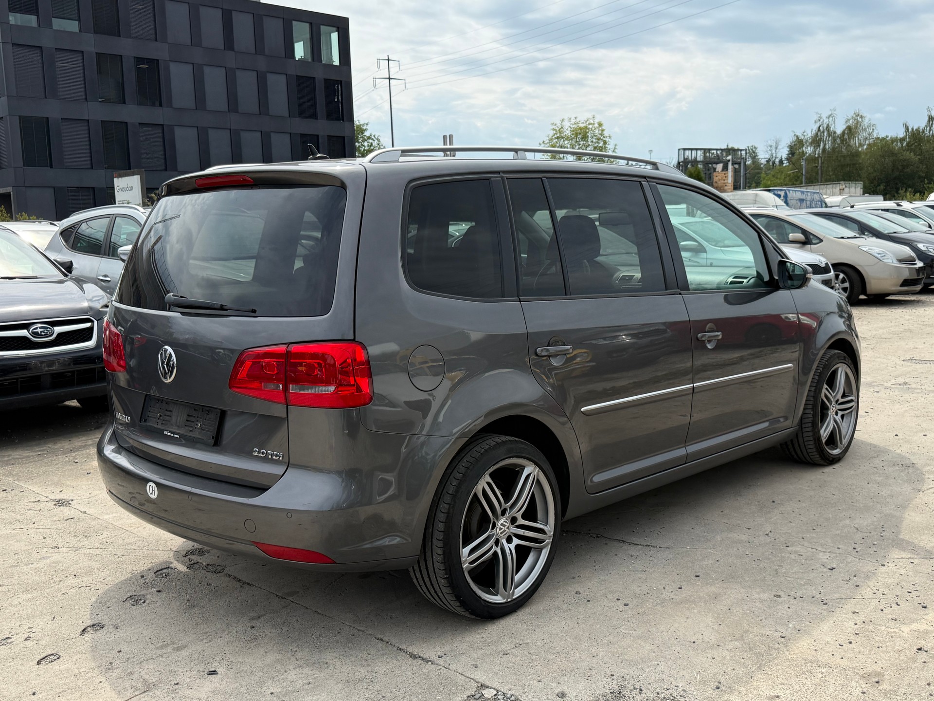 VW Touran 2.0 TDI Comfortline-image-5
