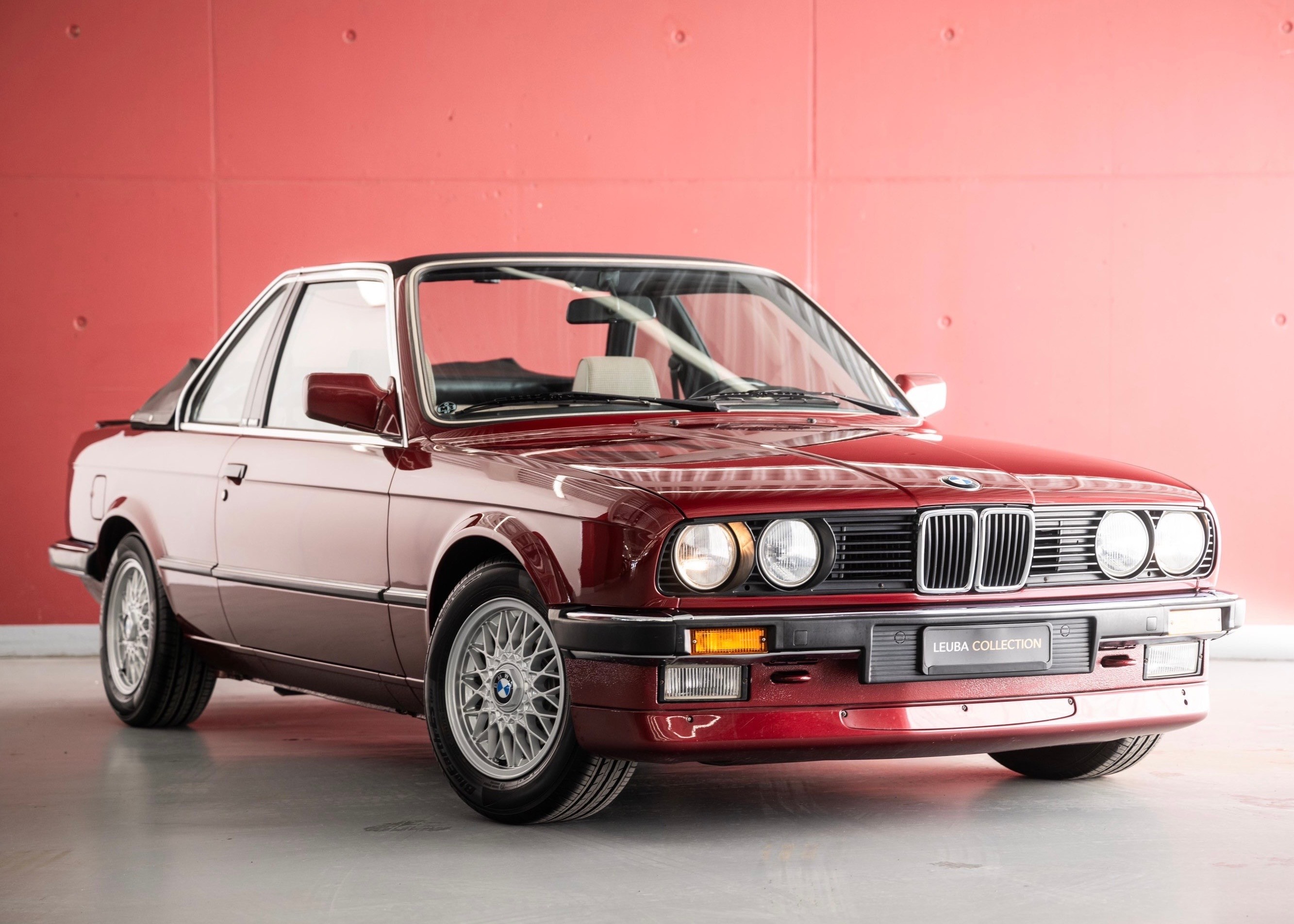 Photo BMW 323 323i E30 Baur TC (2nd hand Swiss car, 100% original, fully documented, never restored)