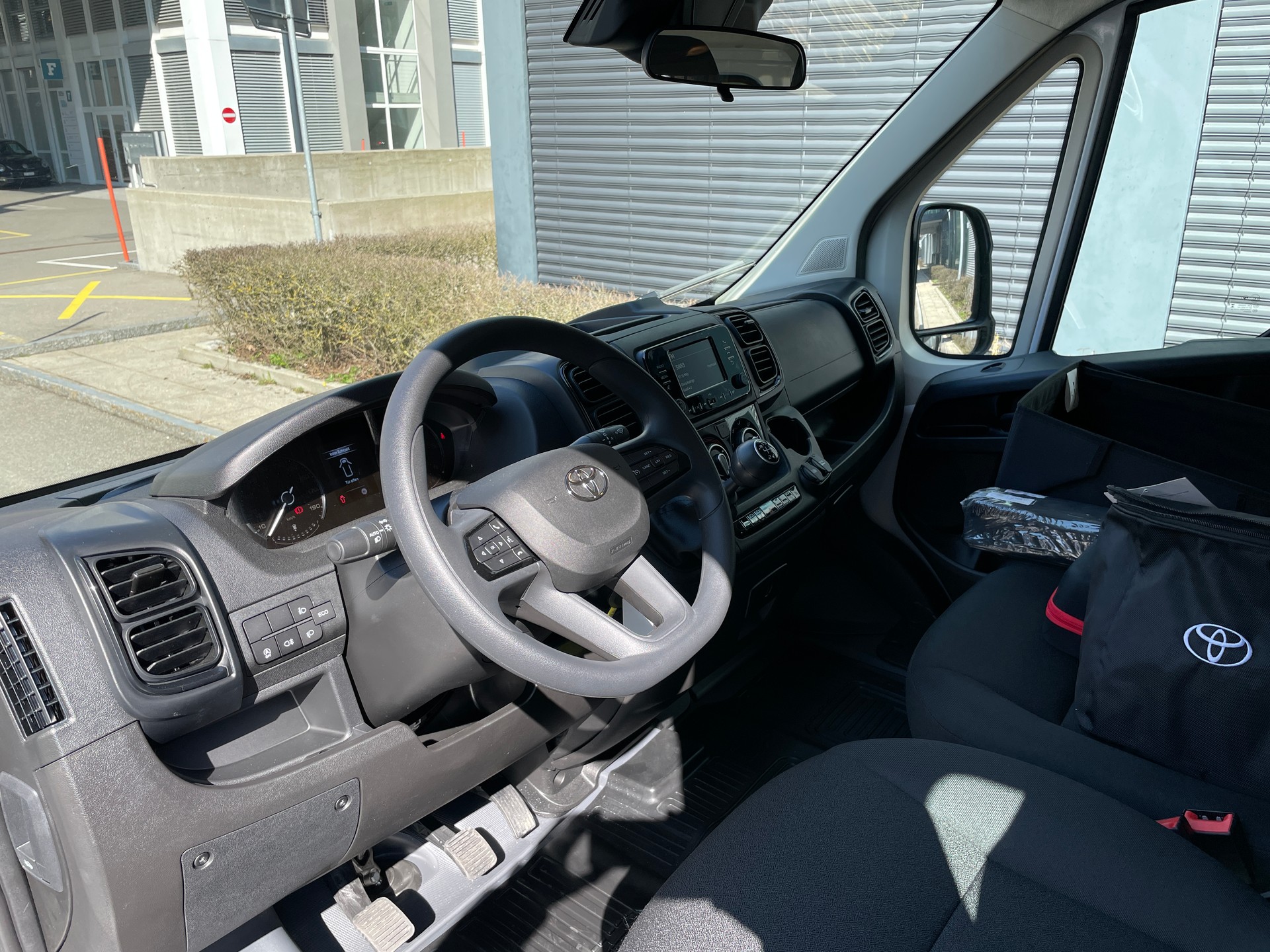 TOYOTA Proace MAX 2.2D DoKa 3,5t L3-image-8