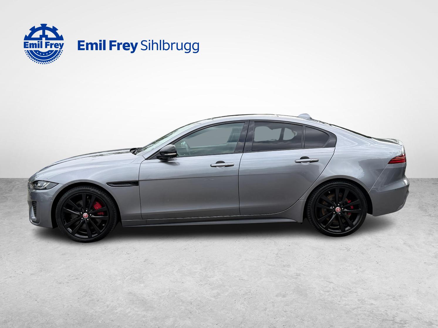 JAGUAR XE 2.0 T 300 R-Dynamic Black AWD-image-4