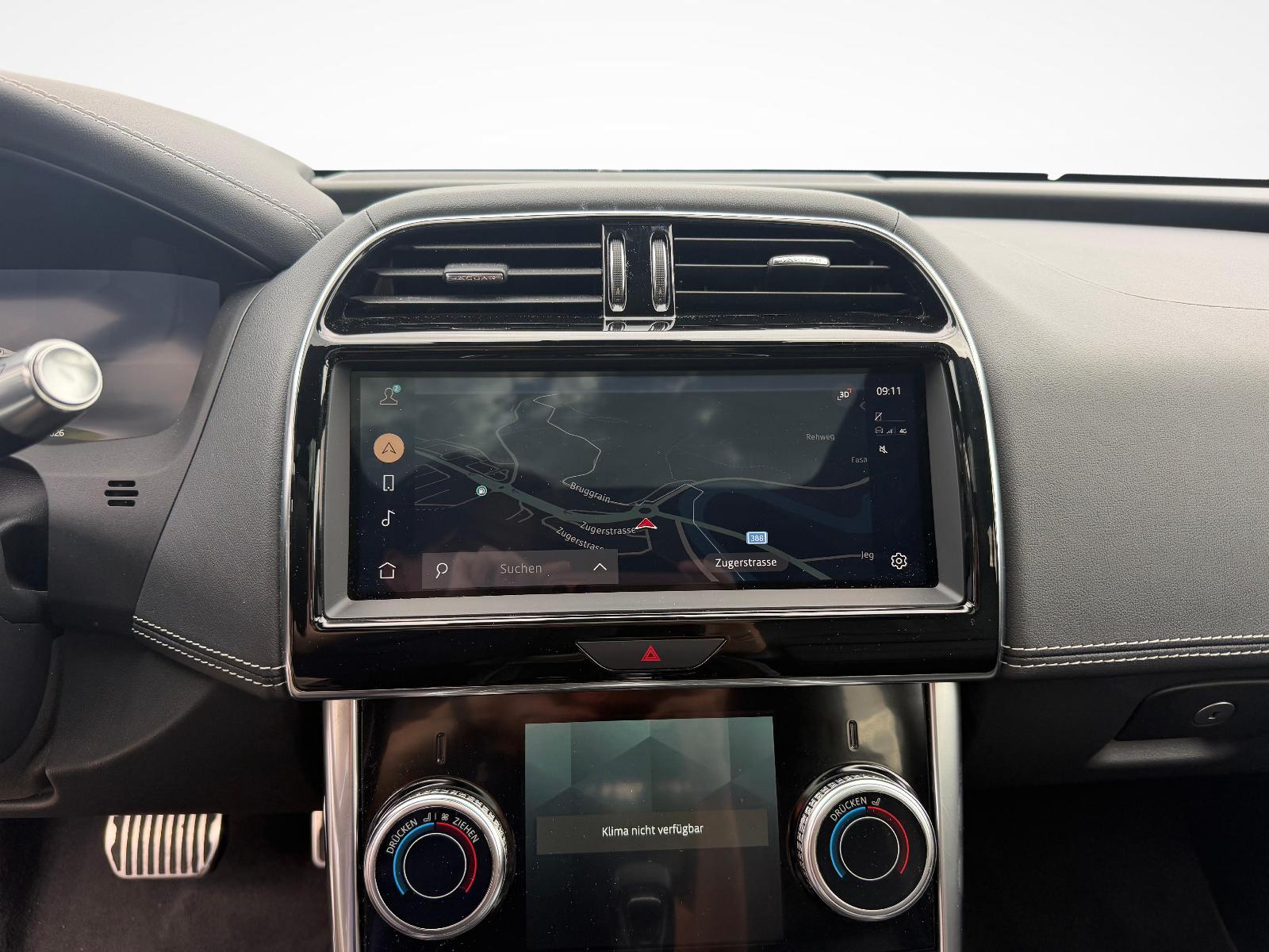 JAGUAR XE 2.0 T 300 R-Dynamic Black AWD-image-6