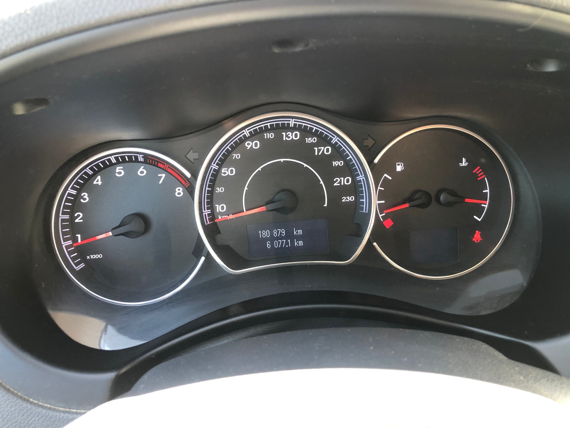 RENAULT Koleos 2.5 Dynamique 4x4-image-13