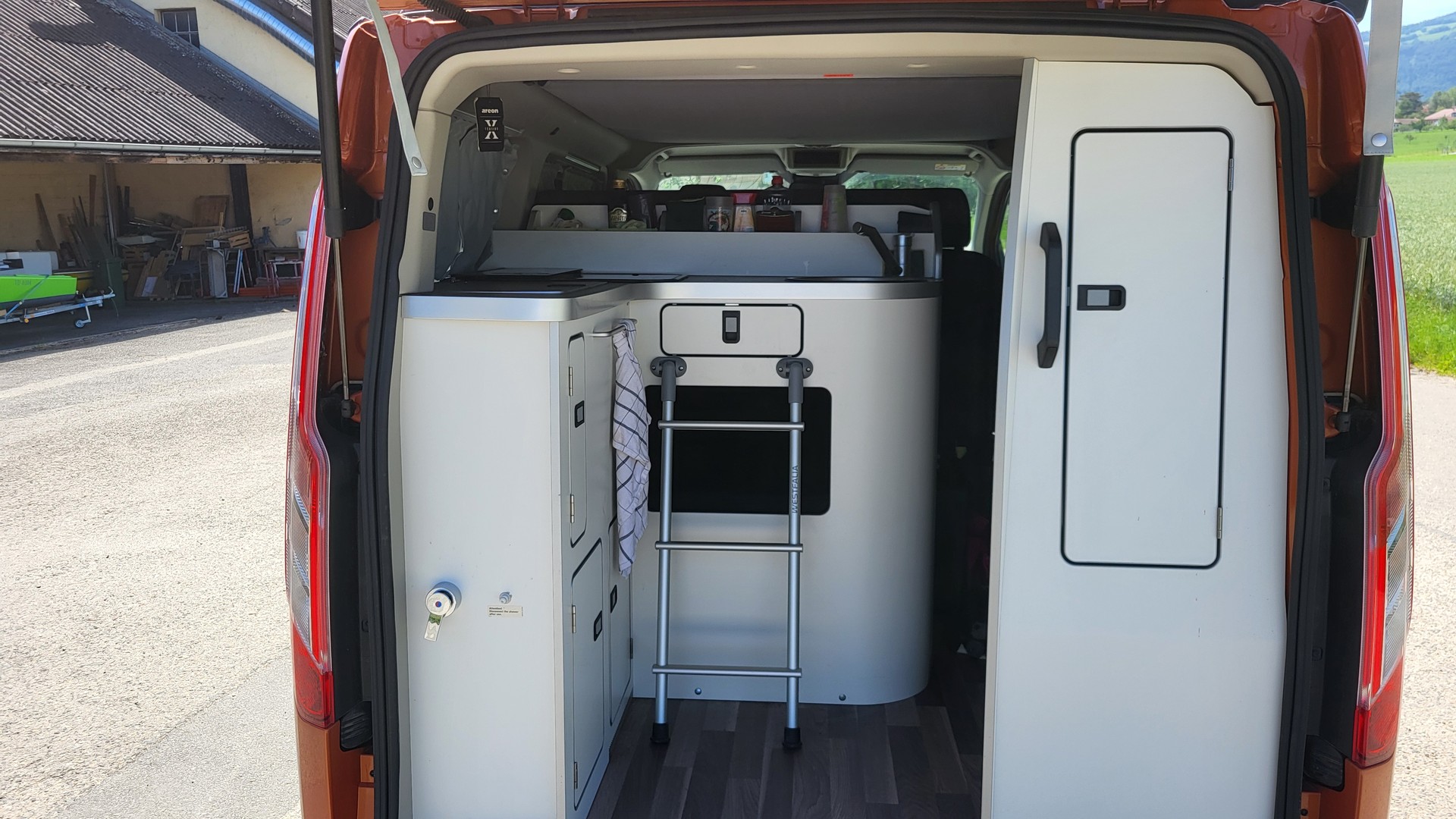 FORD TRANSIT CUSTOM-image-2
