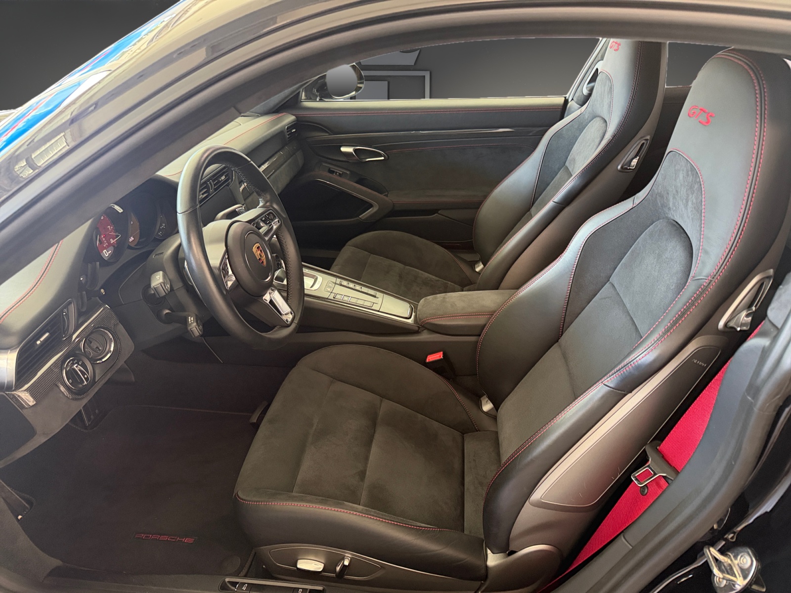 PORSCHE Carrera GTS-image-9