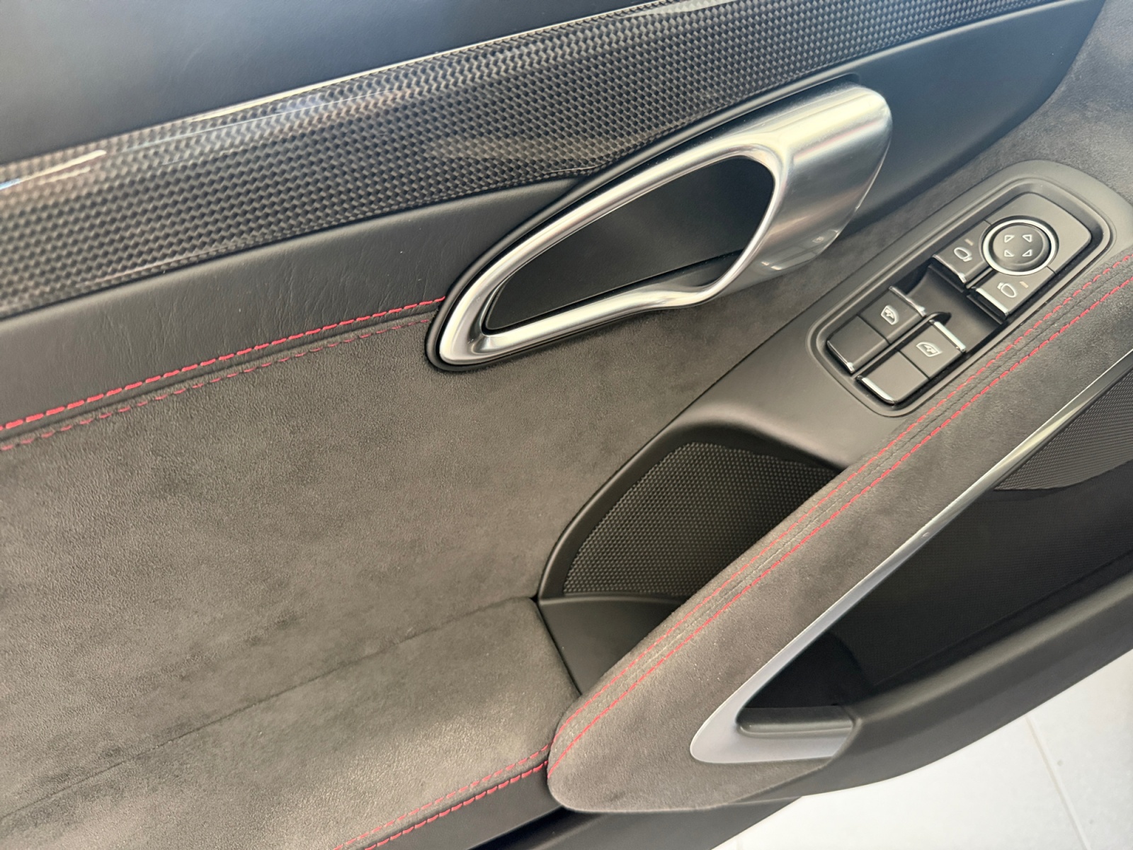 PORSCHE Carrera GTS-image-17