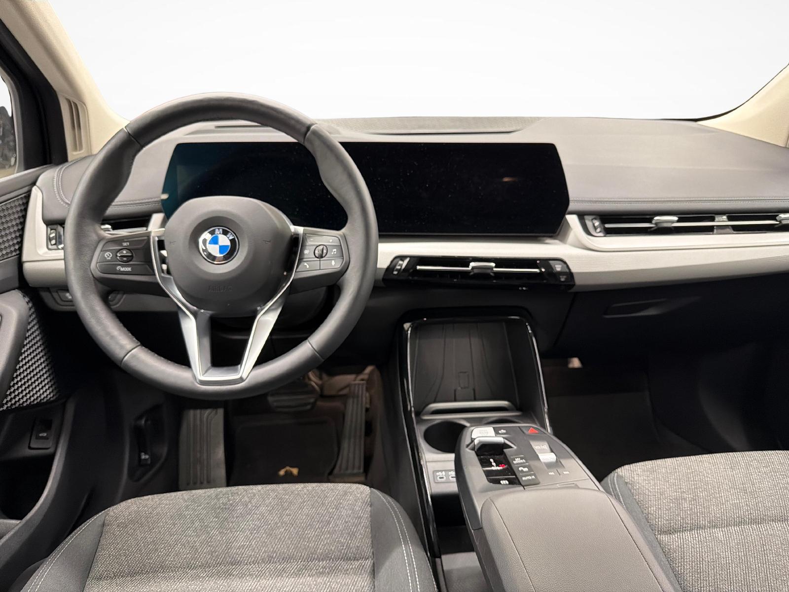 BMW 218d Active Tourer-image-12
