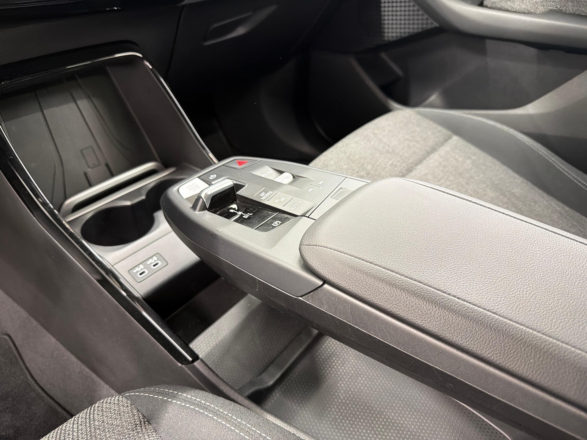 BMW 218d Active Tourer-image-16