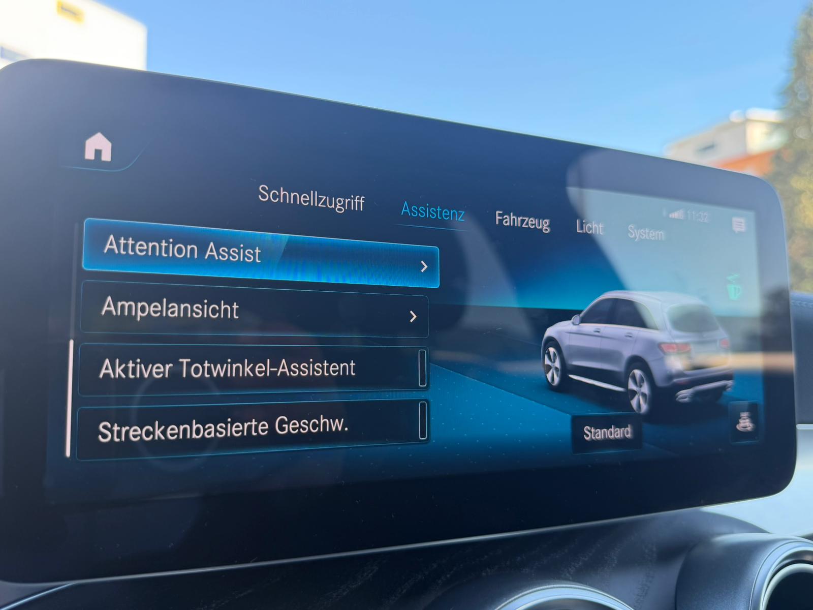 MERCEDES-BENZ GLC 300 AMG Line 4Matic 9G-Tronic Mojave Silber-image-12