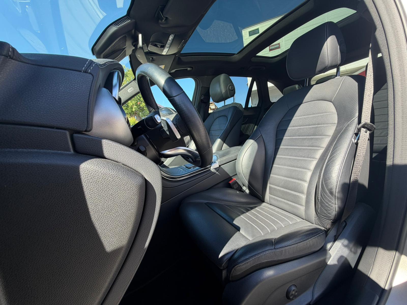 MERCEDES-BENZ GLC 300 AMG Line 4Matic 9G-Tronic Mojave Silber-image-6