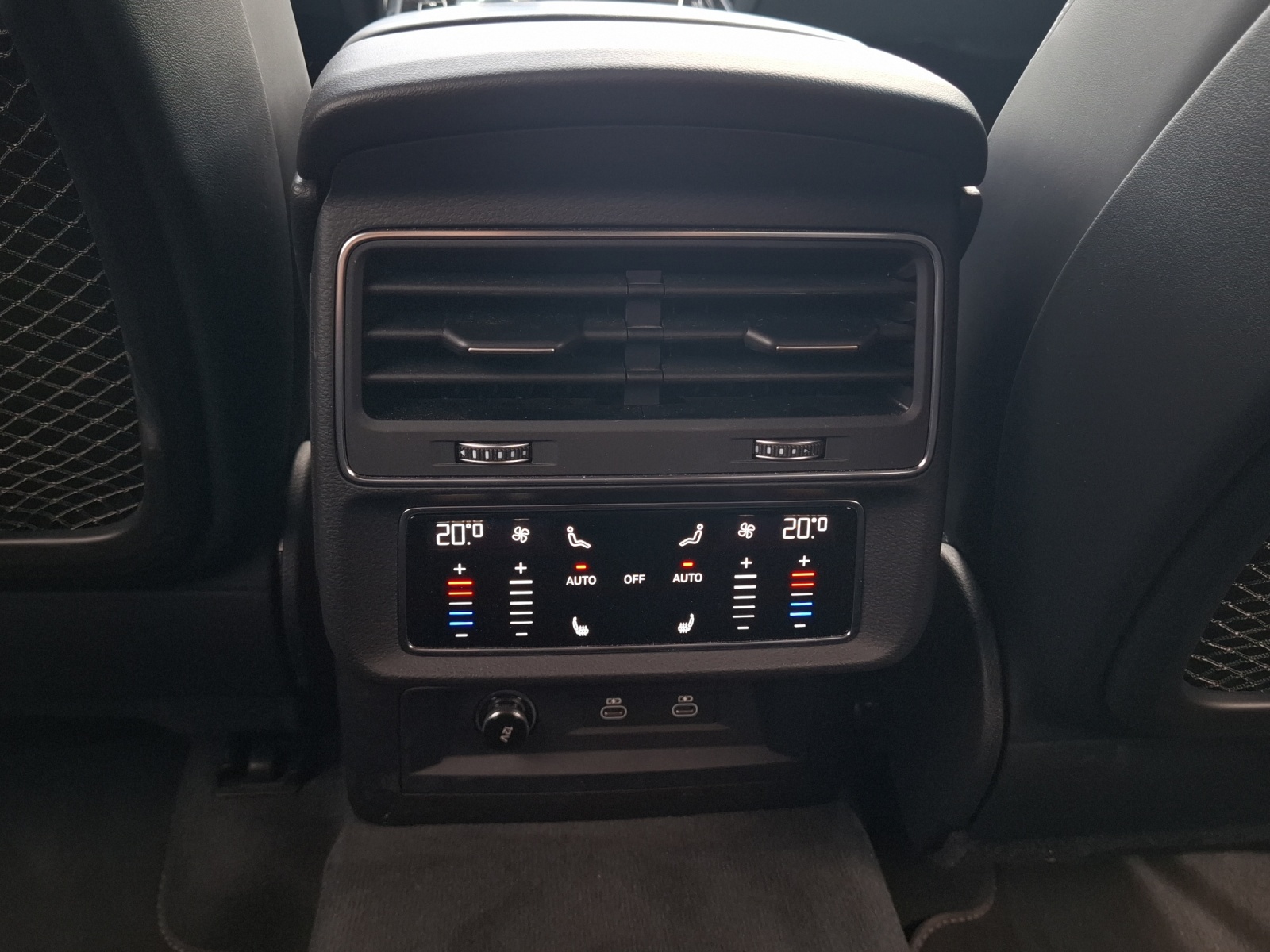 AUDI SQ8 TFSI quattro tiptronic-image-14