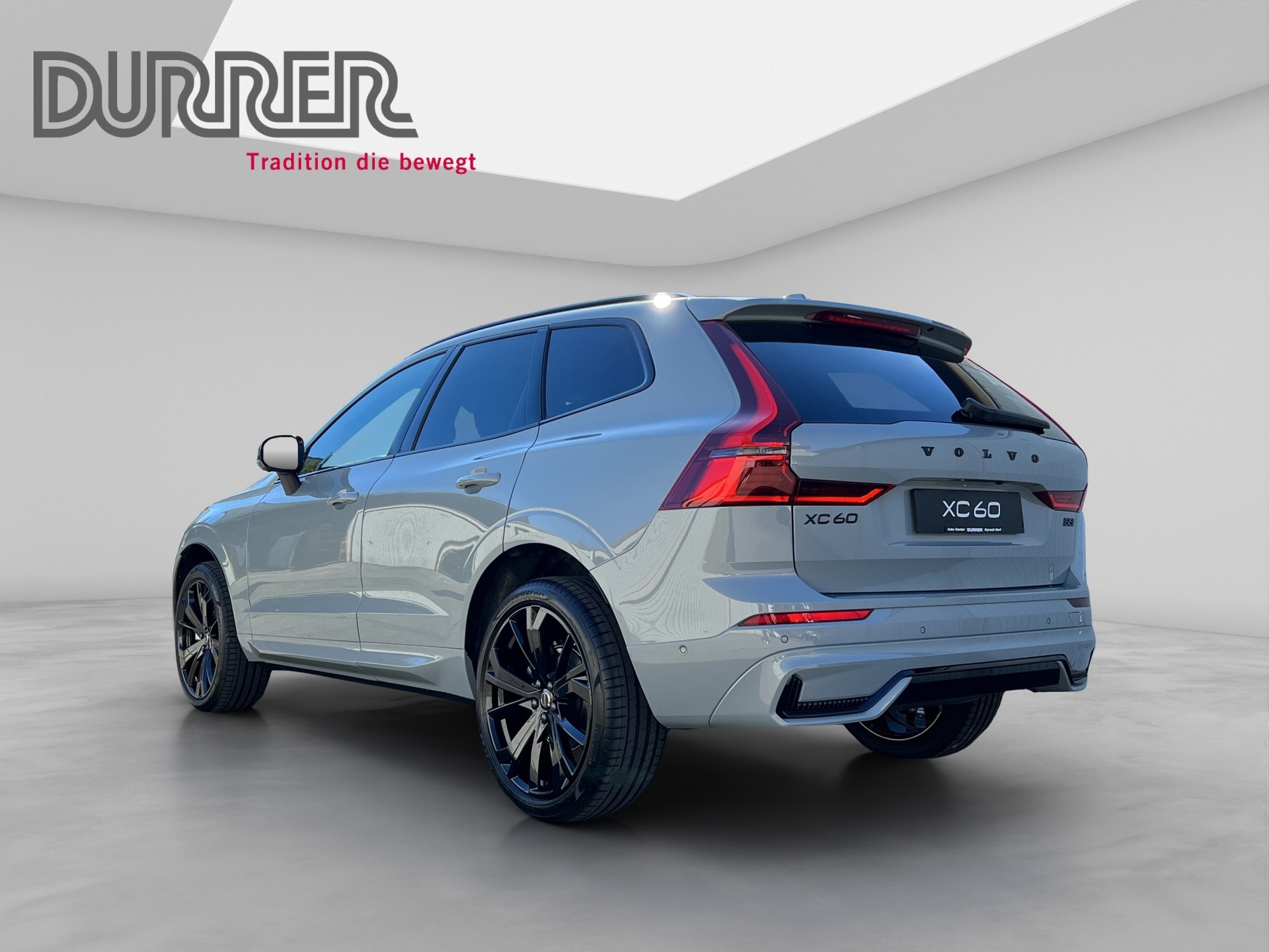 VOLVO XC60 2.0 B5 MH Black Edition AWD-image-2