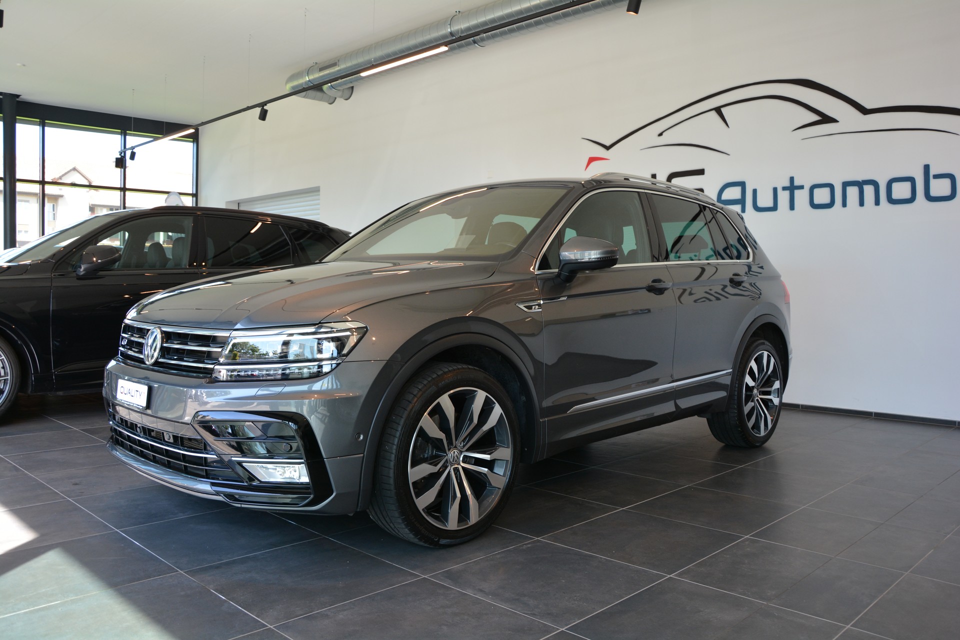 VW Tiguan 2.0TSI Highline 4Motion DSG R-Line-image-1