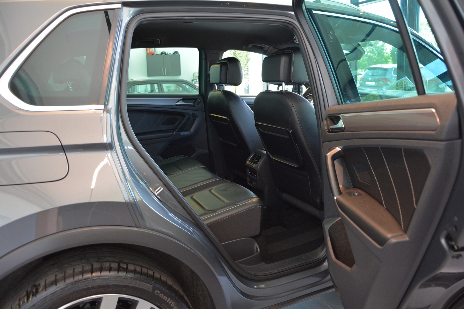 VW Tiguan 2.0TSI Highline 4Motion DSG R-Line-image-14