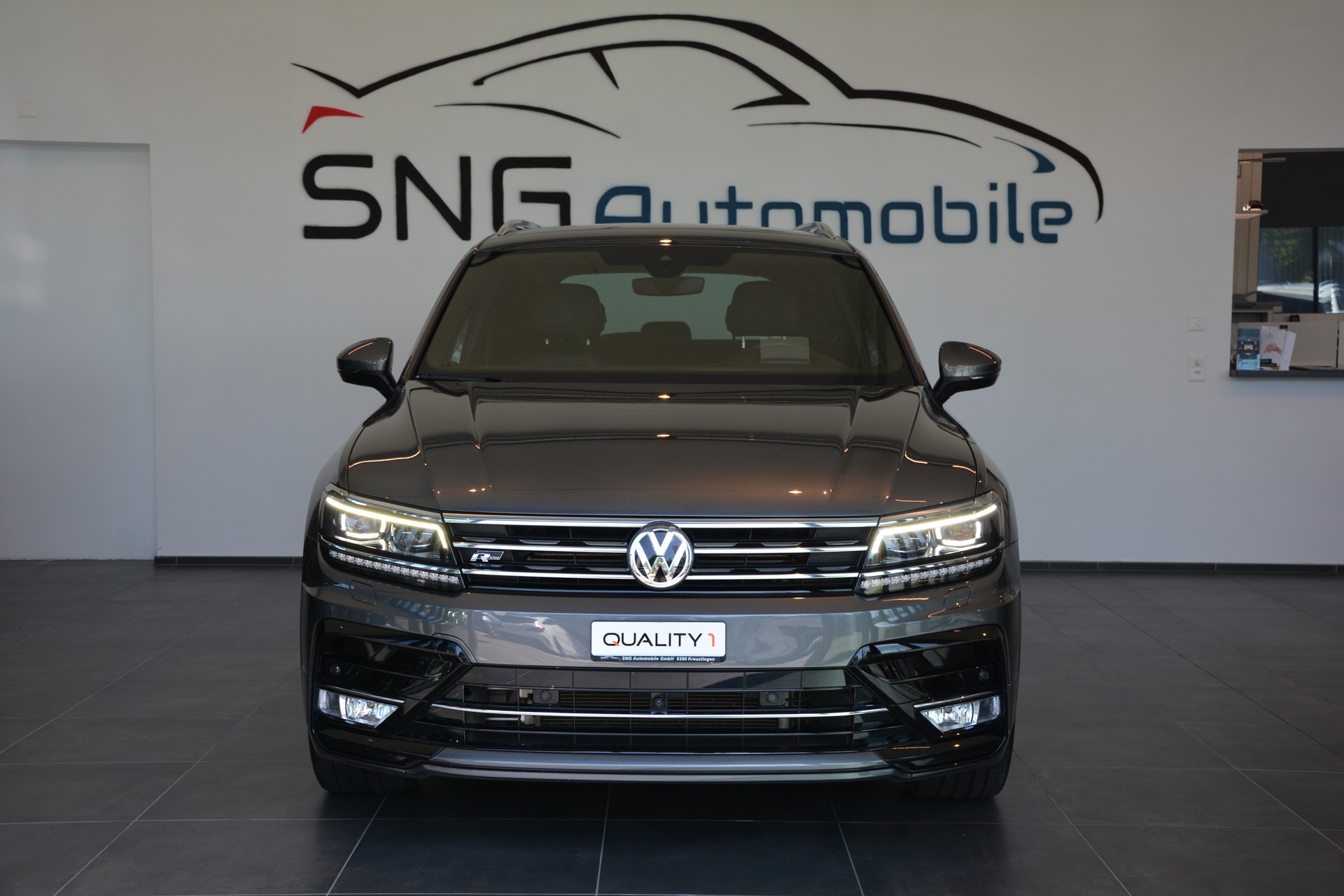 VW Tiguan 2.0TSI Highline 4Motion DSG R-Line-image-0