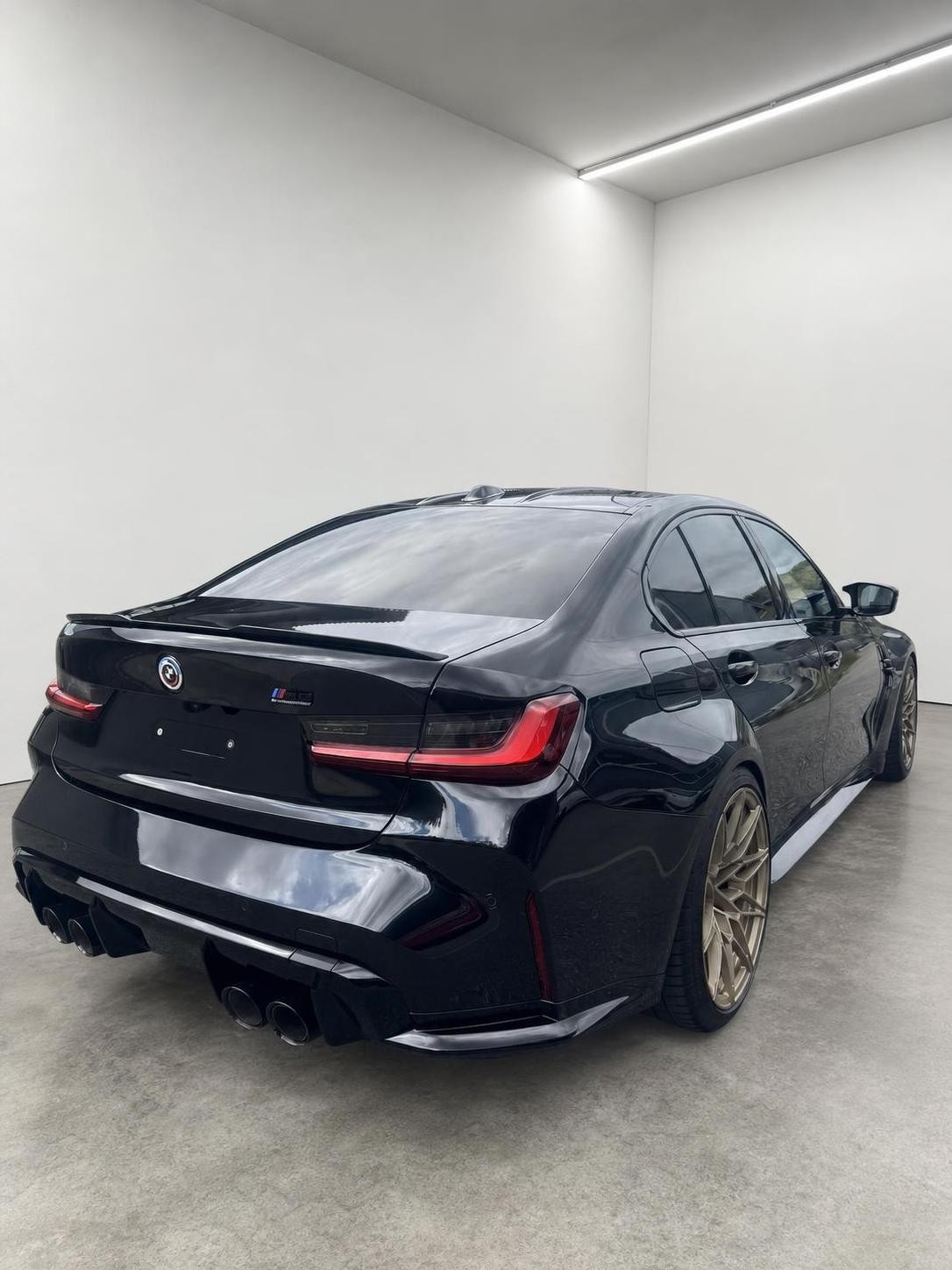 BMW M3 Competition M xDrive-image-4