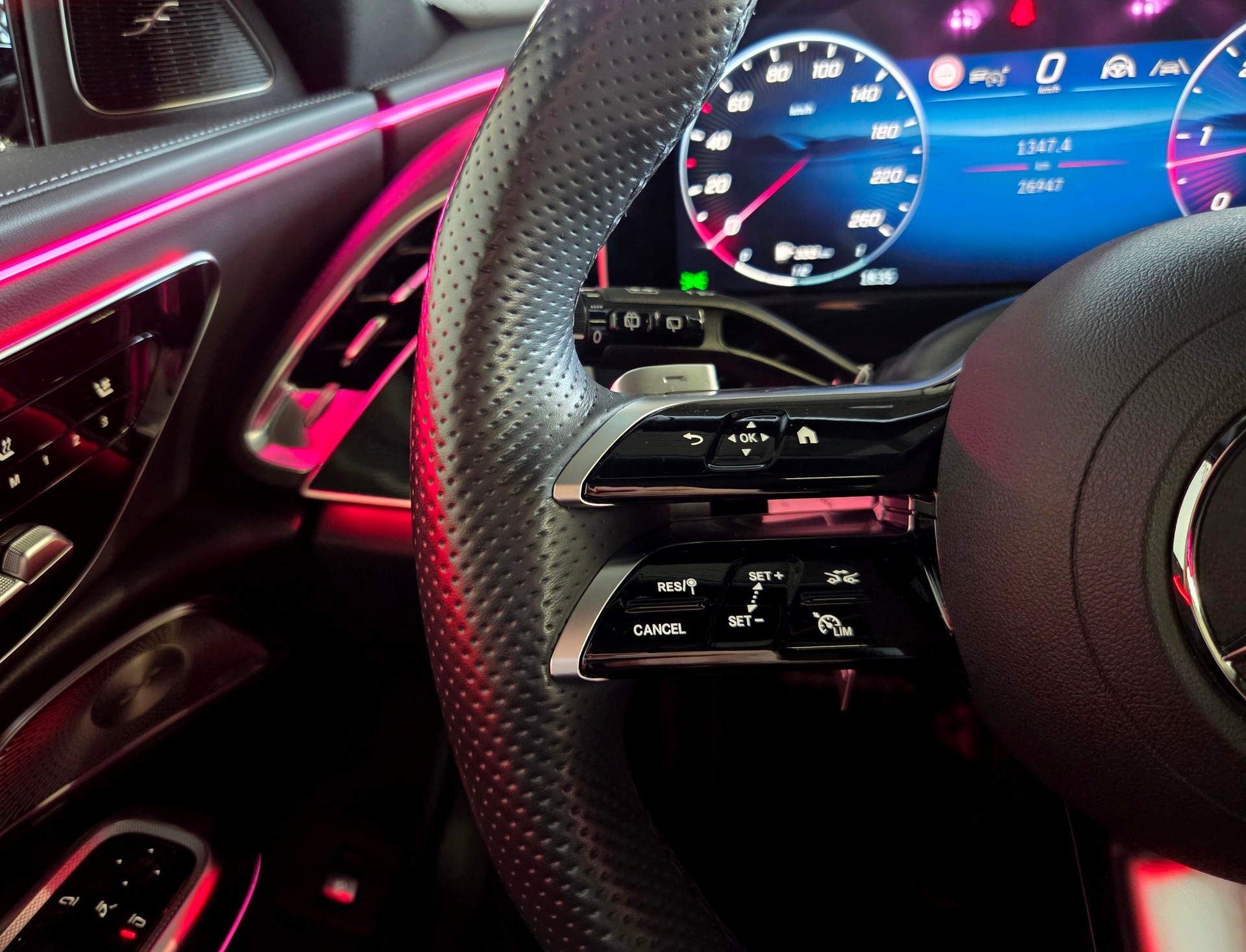 MERCEDES-BENZ E 450 d AMG Line 4matic Kombi-image-19