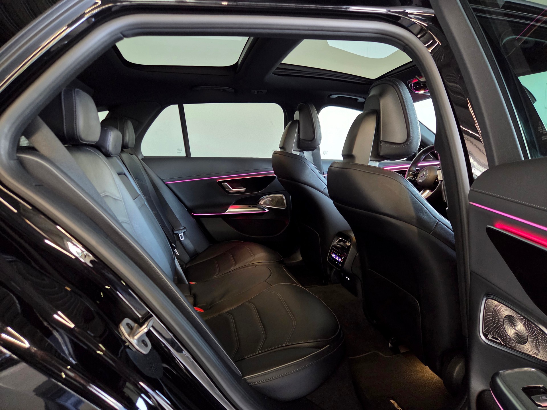 MERCEDES-BENZ E 450 d AMG Line 4matic Kombi-image-22