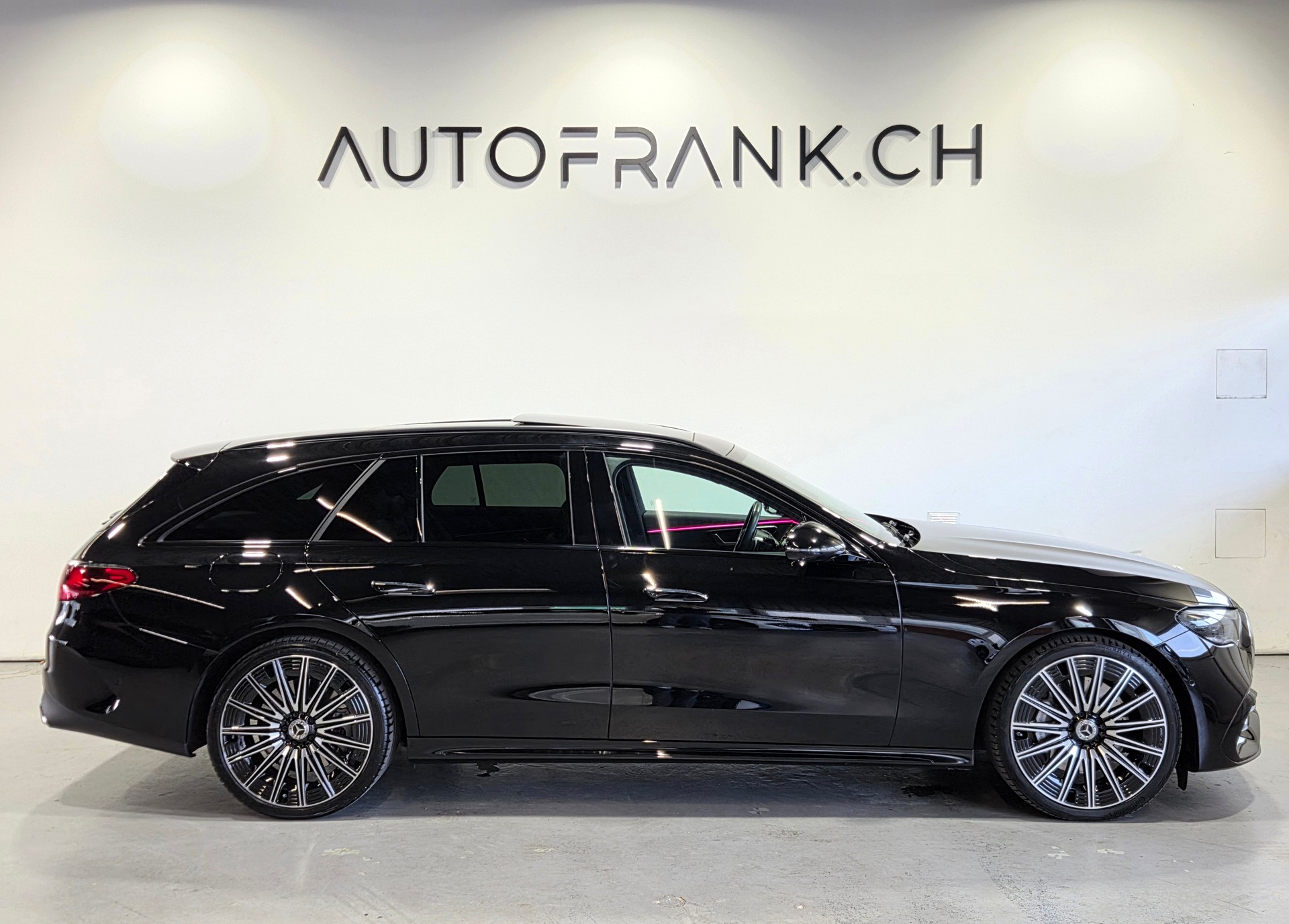 MERCEDES-BENZ E 450 d AMG Line 4matic Kombi-image-1