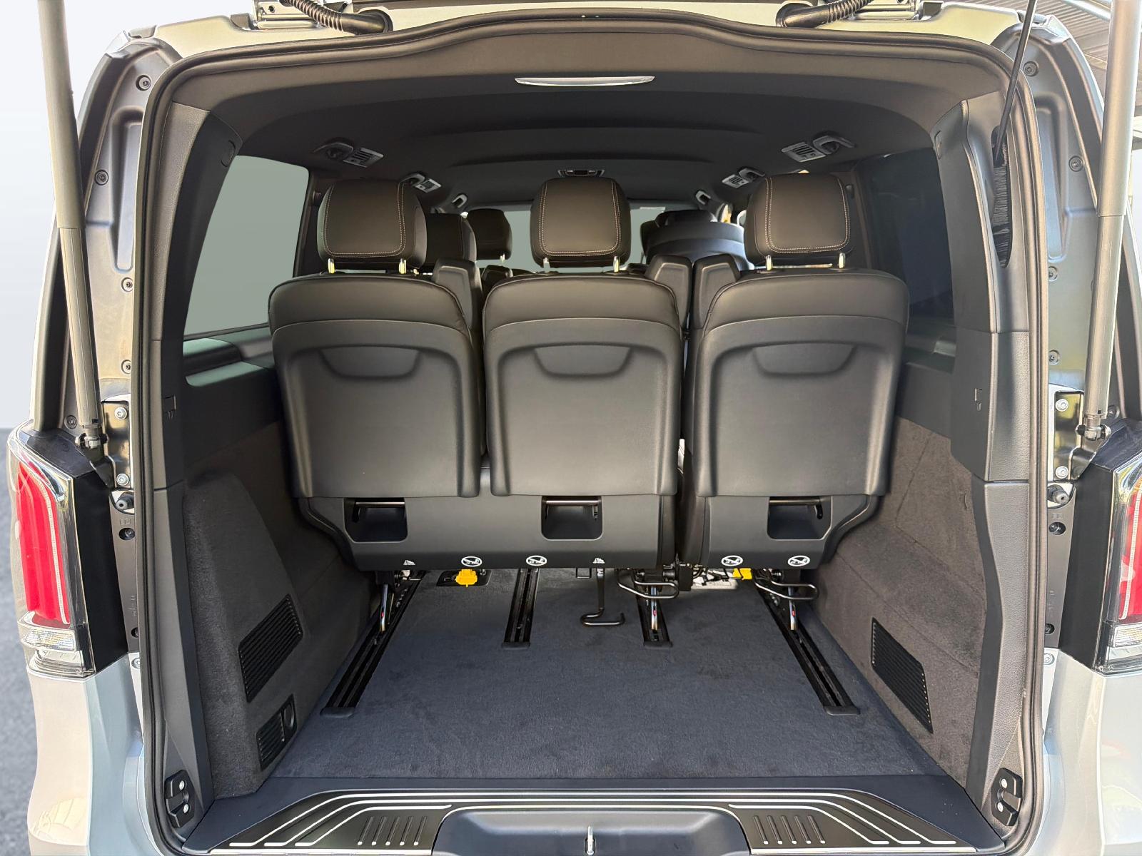 MERCEDES-BENZ V 300 d Swiss Ed. lang 4matic Van-image-11