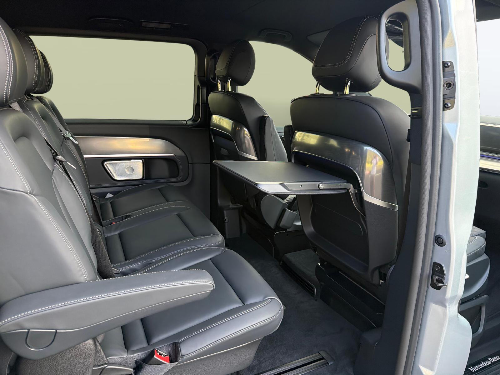 MERCEDES-BENZ V 300 d Swiss Ed. lang 4matic Van-image-13