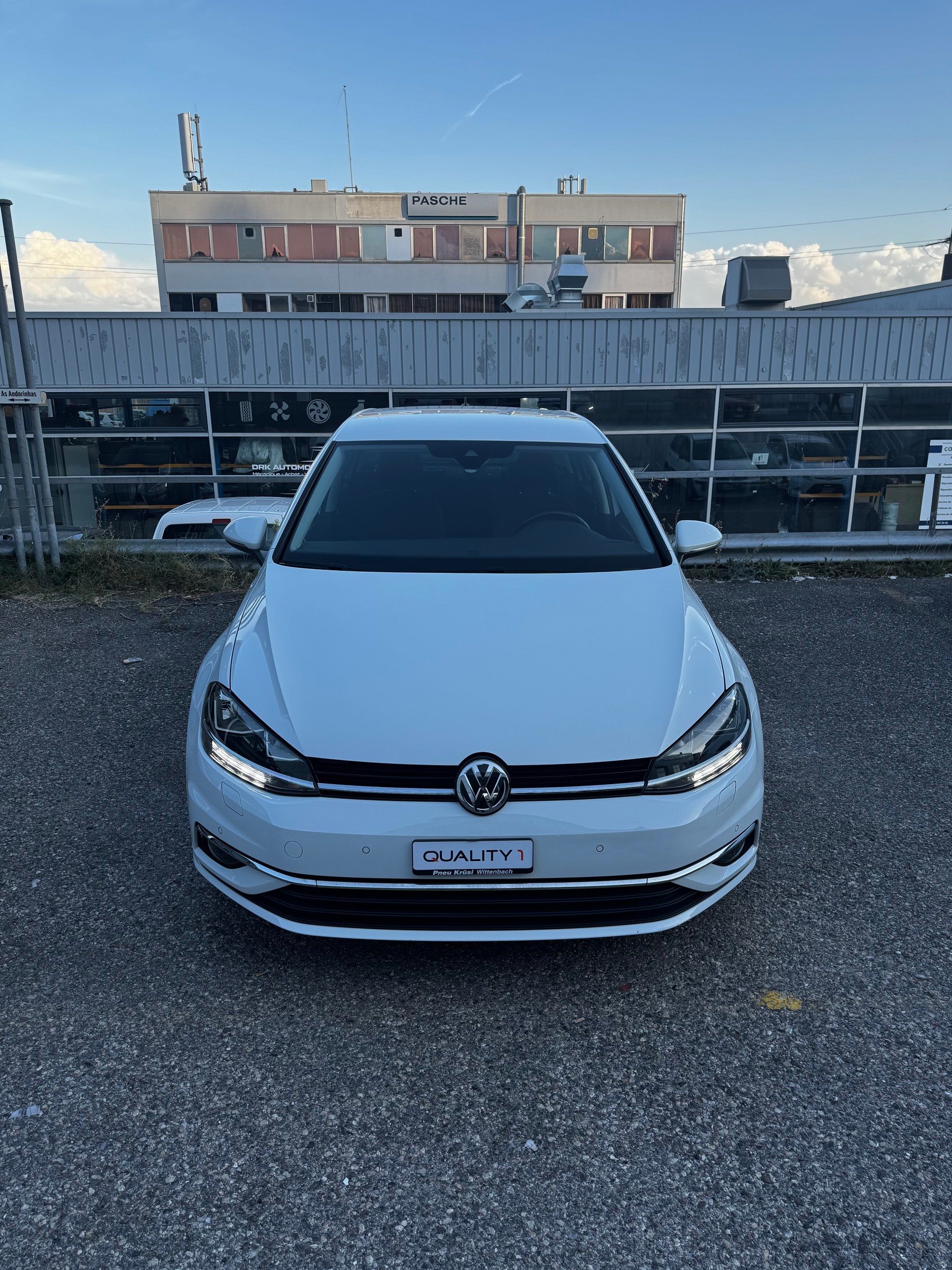 VW Golf 1.0 TSI Swiss Line Plus DSG-image-1