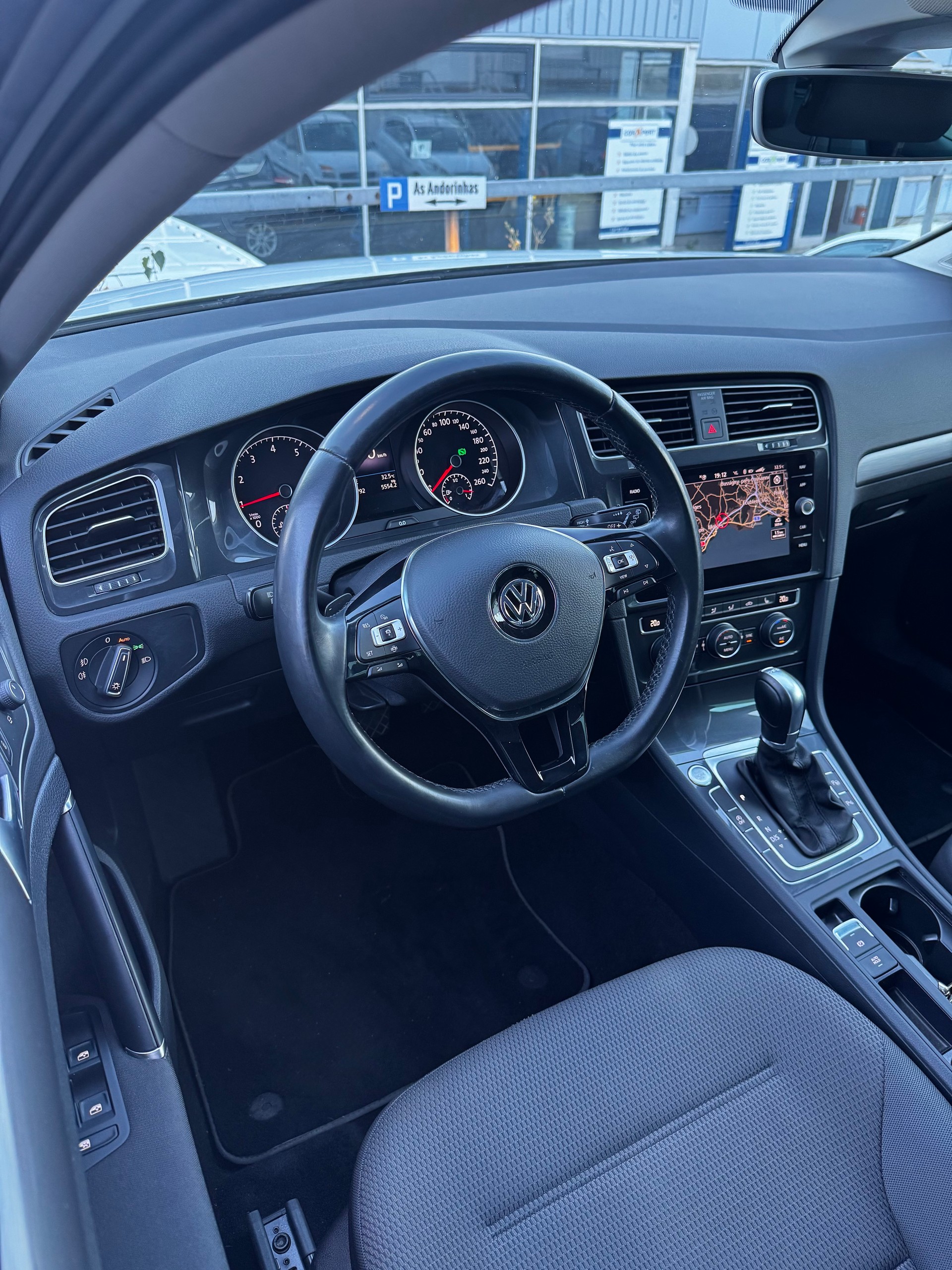 VW Golf 1.0 TSI Swiss Line Plus DSG-image-10