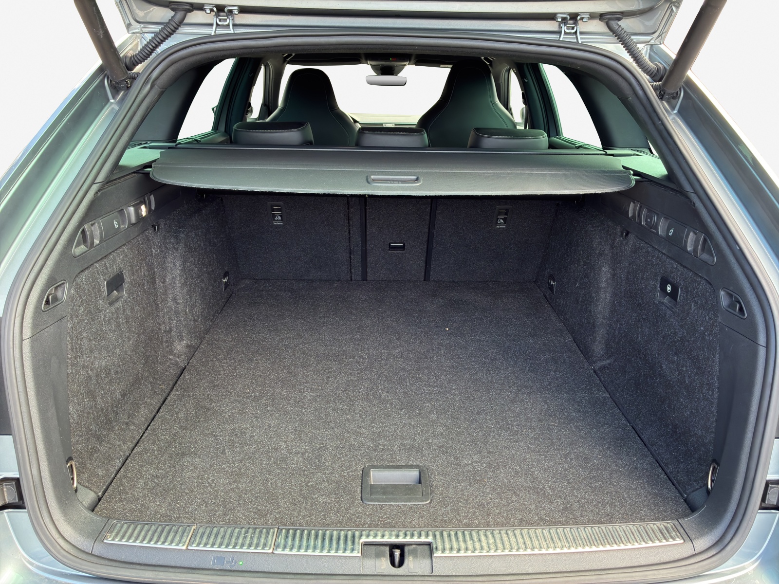 SKODA Superb Combi 2.0 TSI SportLine Plus 4x4 DSG-image-12