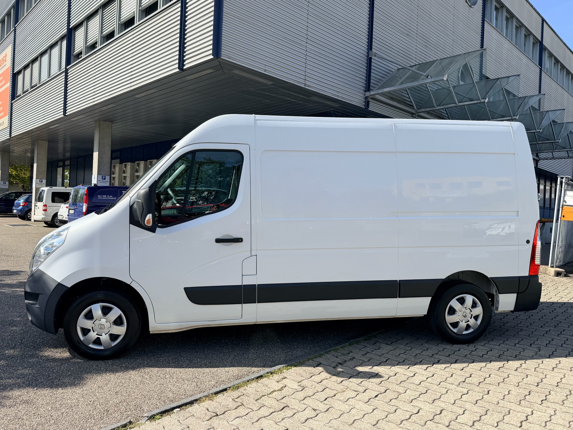 RENAULT Master T35 ENERGY 2.3dCi 145 L2H2-image-5