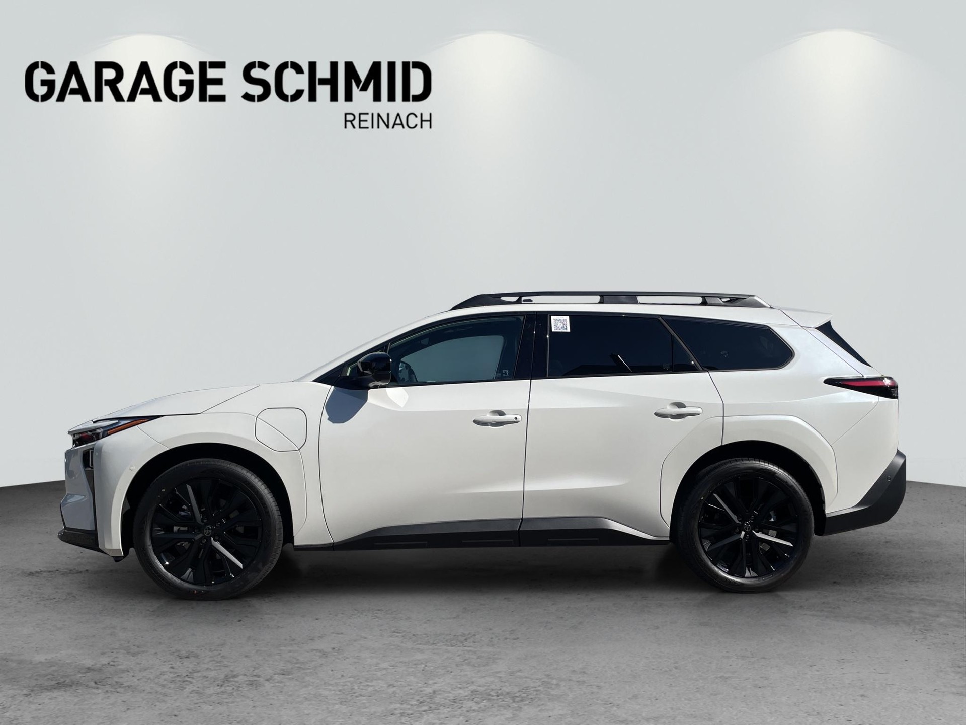 TOYOTA bZ4X Touring Premium AWD-showroom-element-3