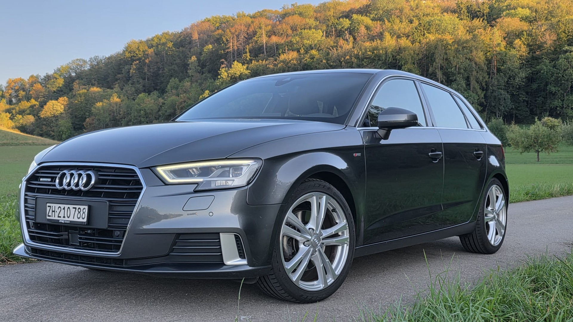 AUDI A3 Sportback 2.0 TFSI Sport quattro S-tronic-image-0