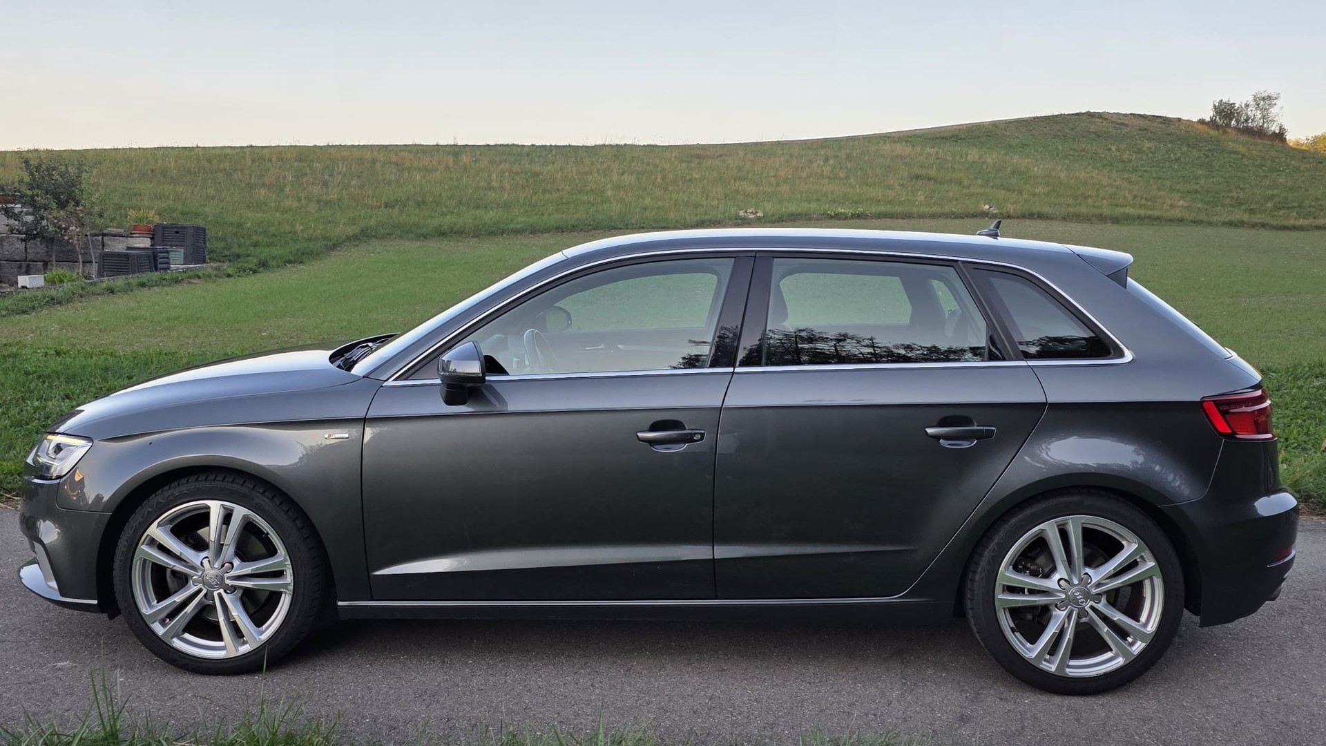 AUDI A3 Sportback 2.0 TFSI Sport quattro S-tronic-image-6