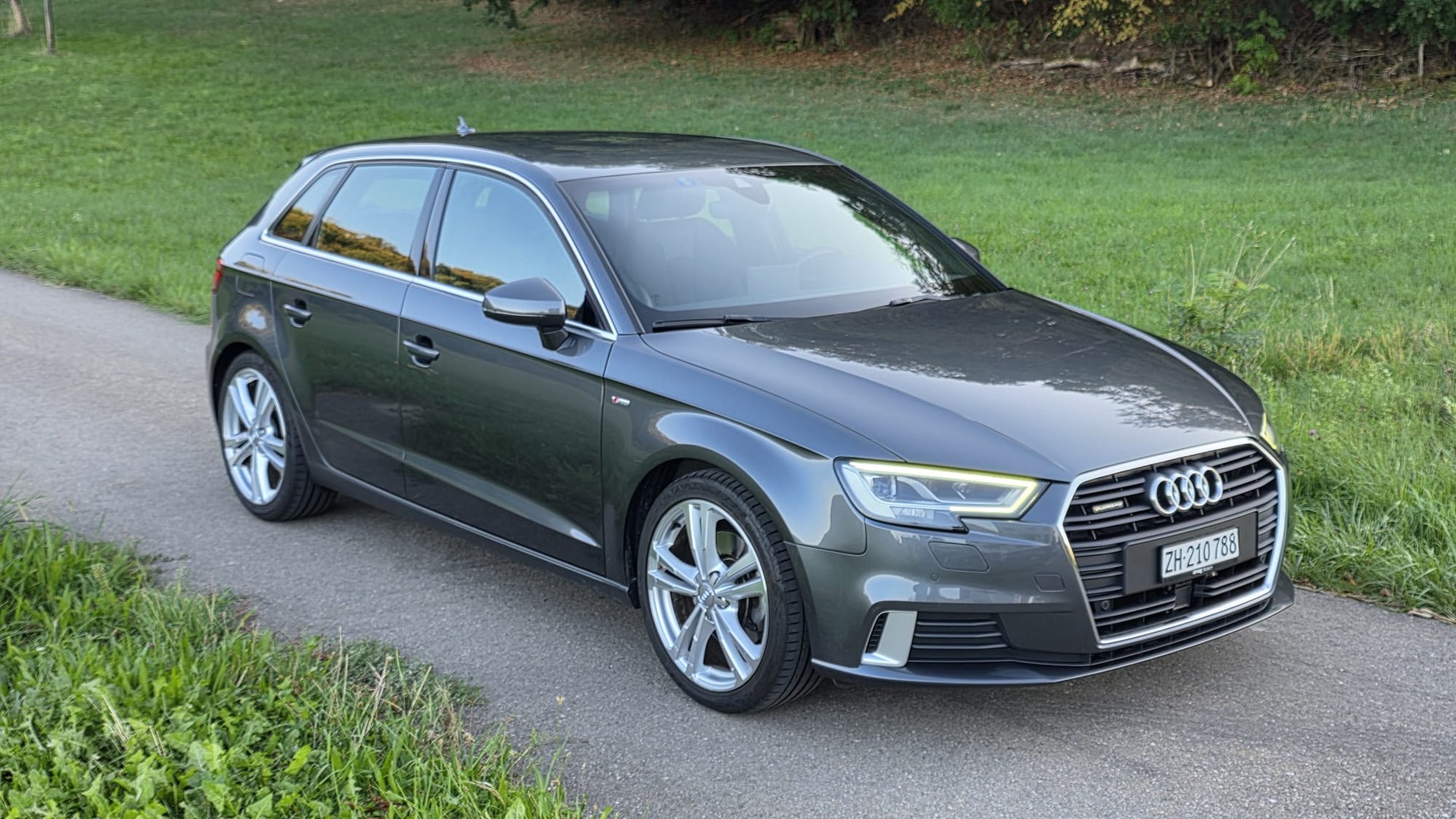 AUDI A3 Sportback 2.0 TFSI Sport quattro S-tronic-image-3