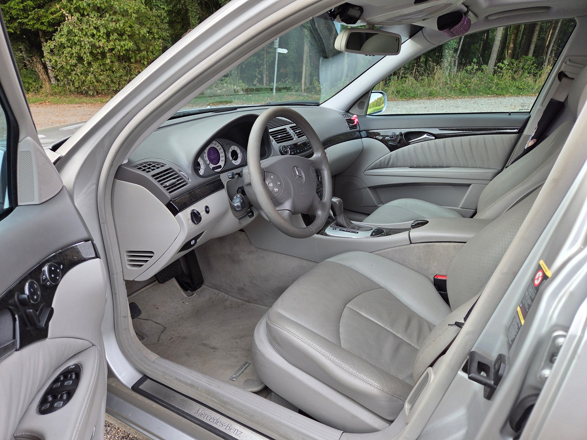 MERCEDES-BENZ E 500 Avantgarde 4Matic Automatic-image-8