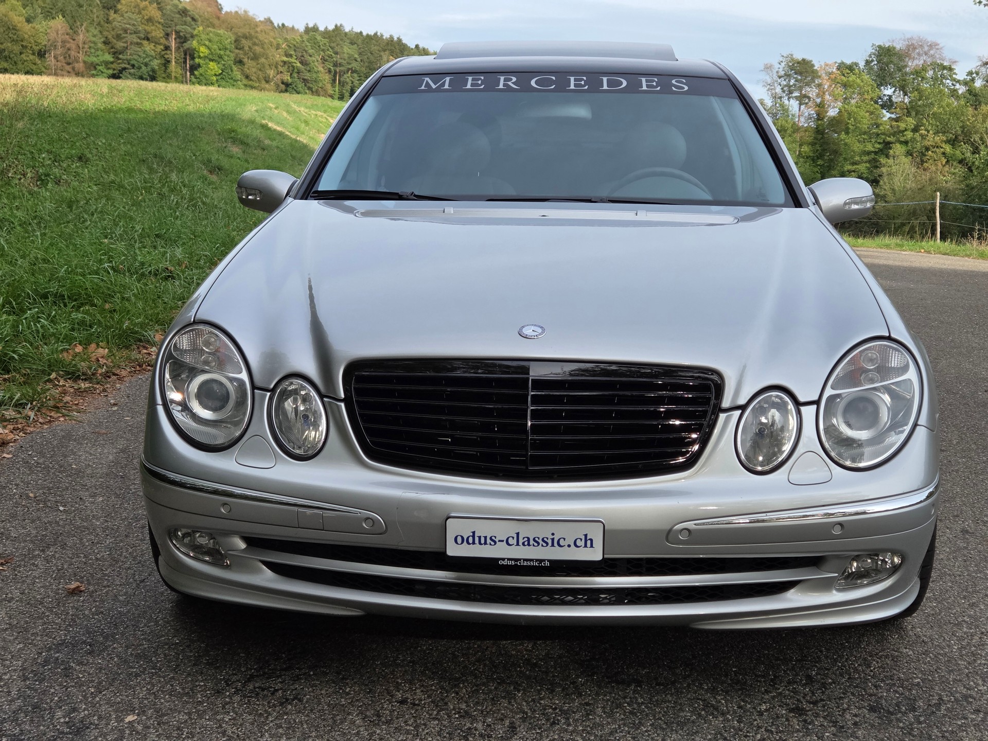 MERCEDES-BENZ E 500 Avantgarde 4Matic Automatic-image-1