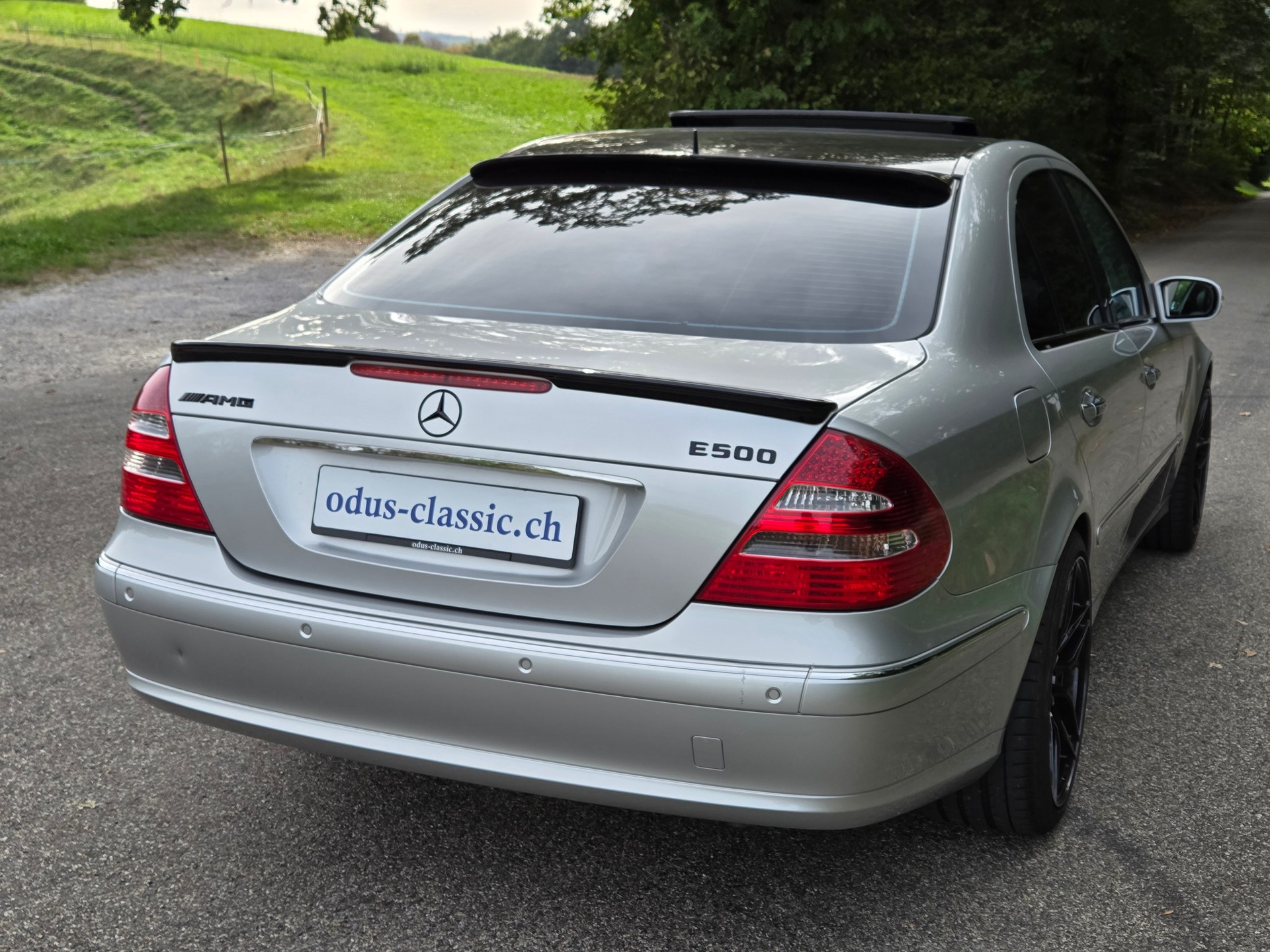 MERCEDES-BENZ E 500 Avantgarde 4Matic Automatic-image-5