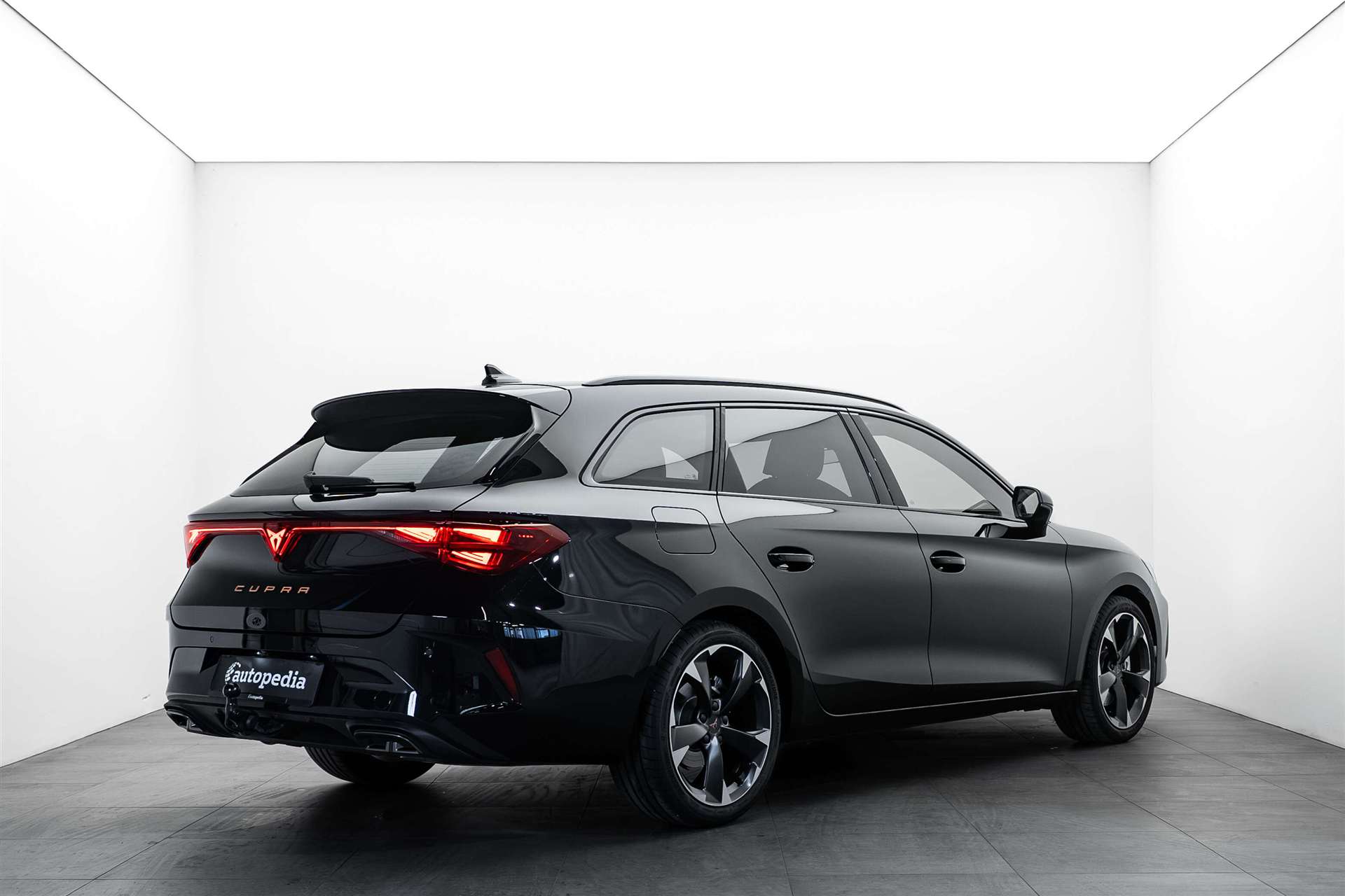 CUPRA LEON ST 2.0 TDi DSG-Automat-image-2