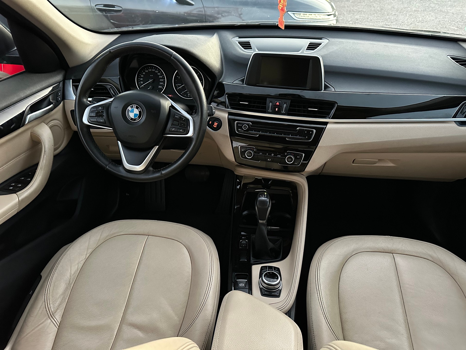 BMW X1 sDrive 18d Steptronic-image-10