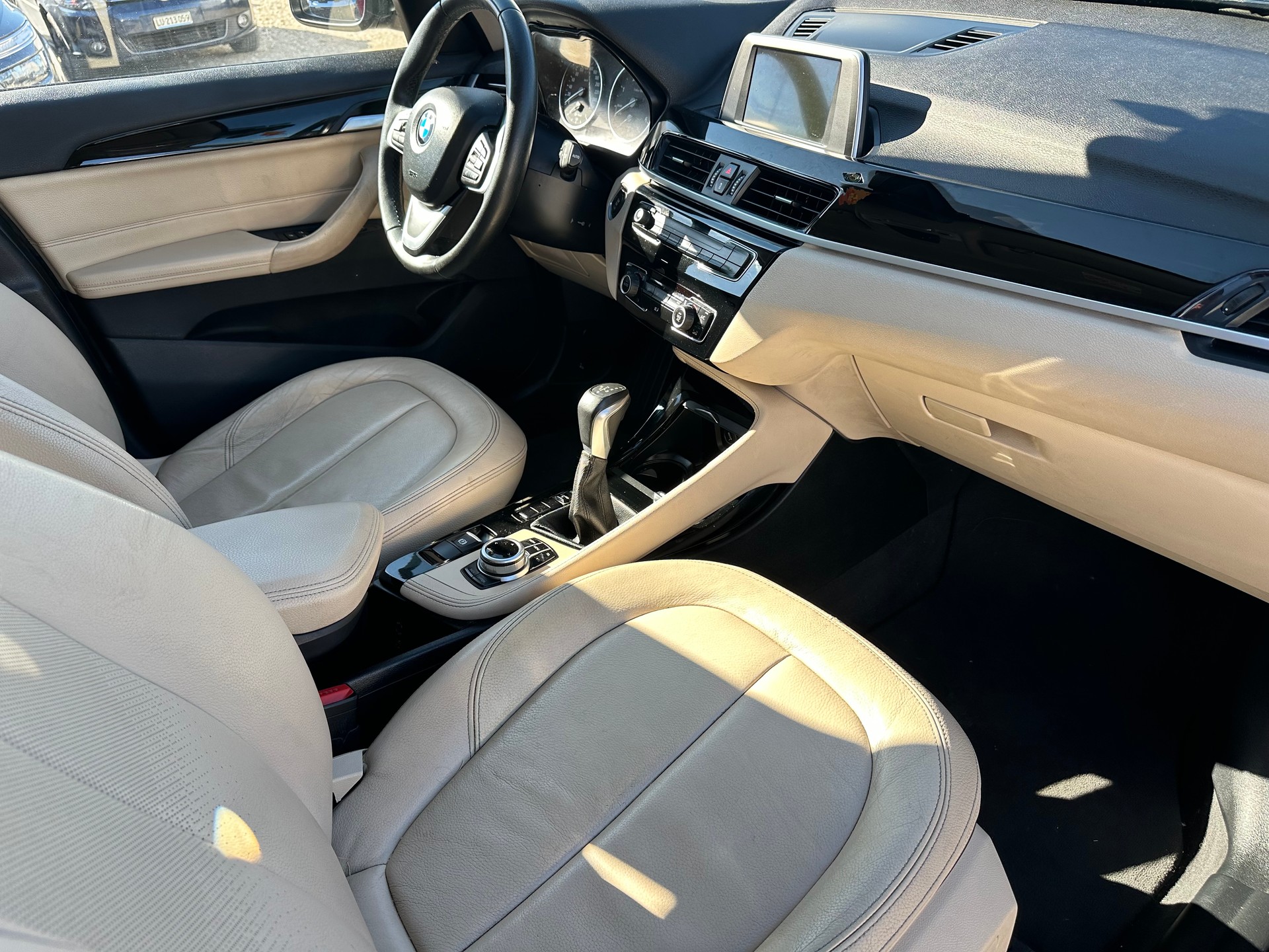 BMW X1 sDrive 18d Steptronic-image-10